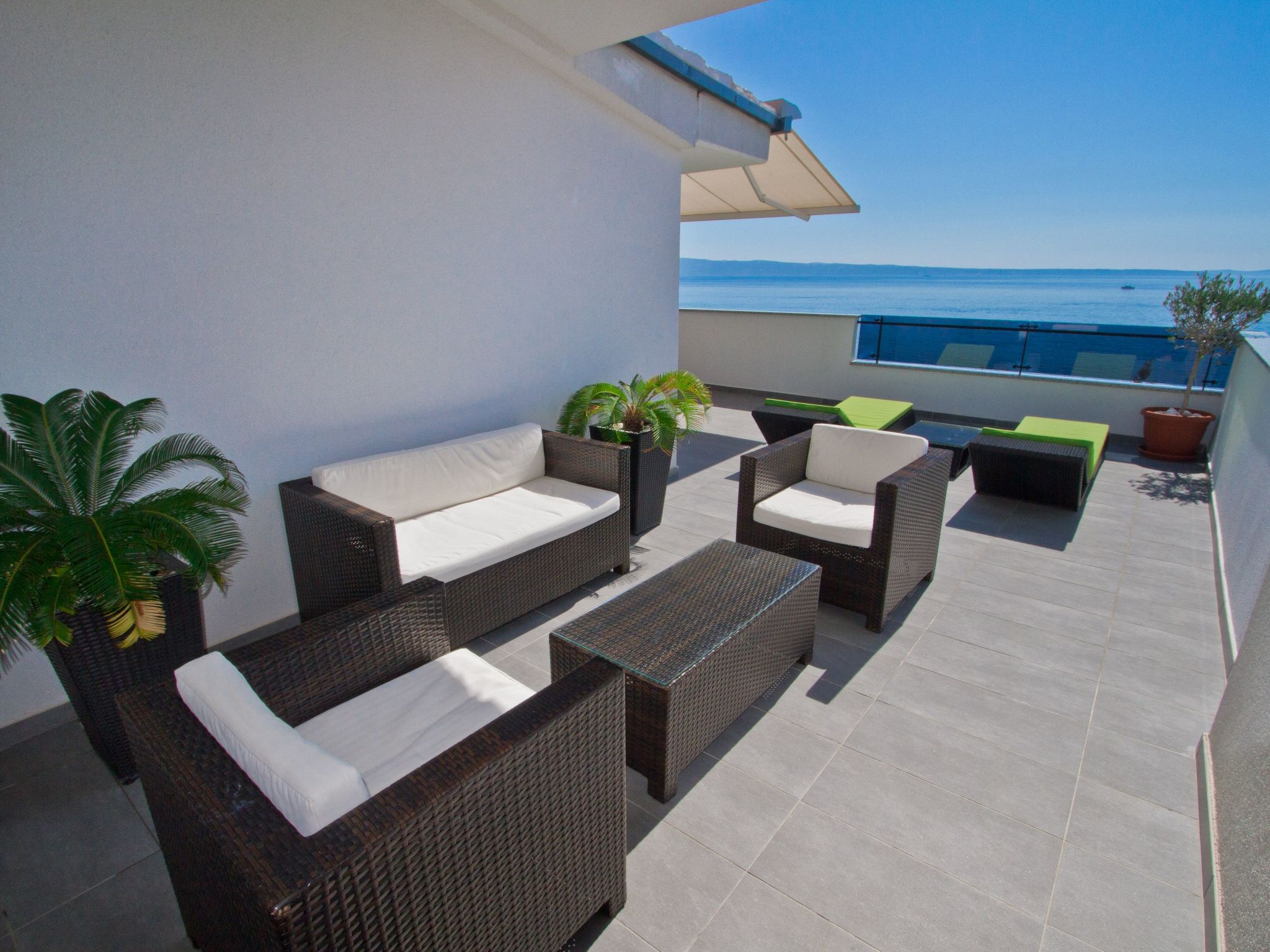 Charmantes Ferienhaus mit grünem Garten-Drinnen