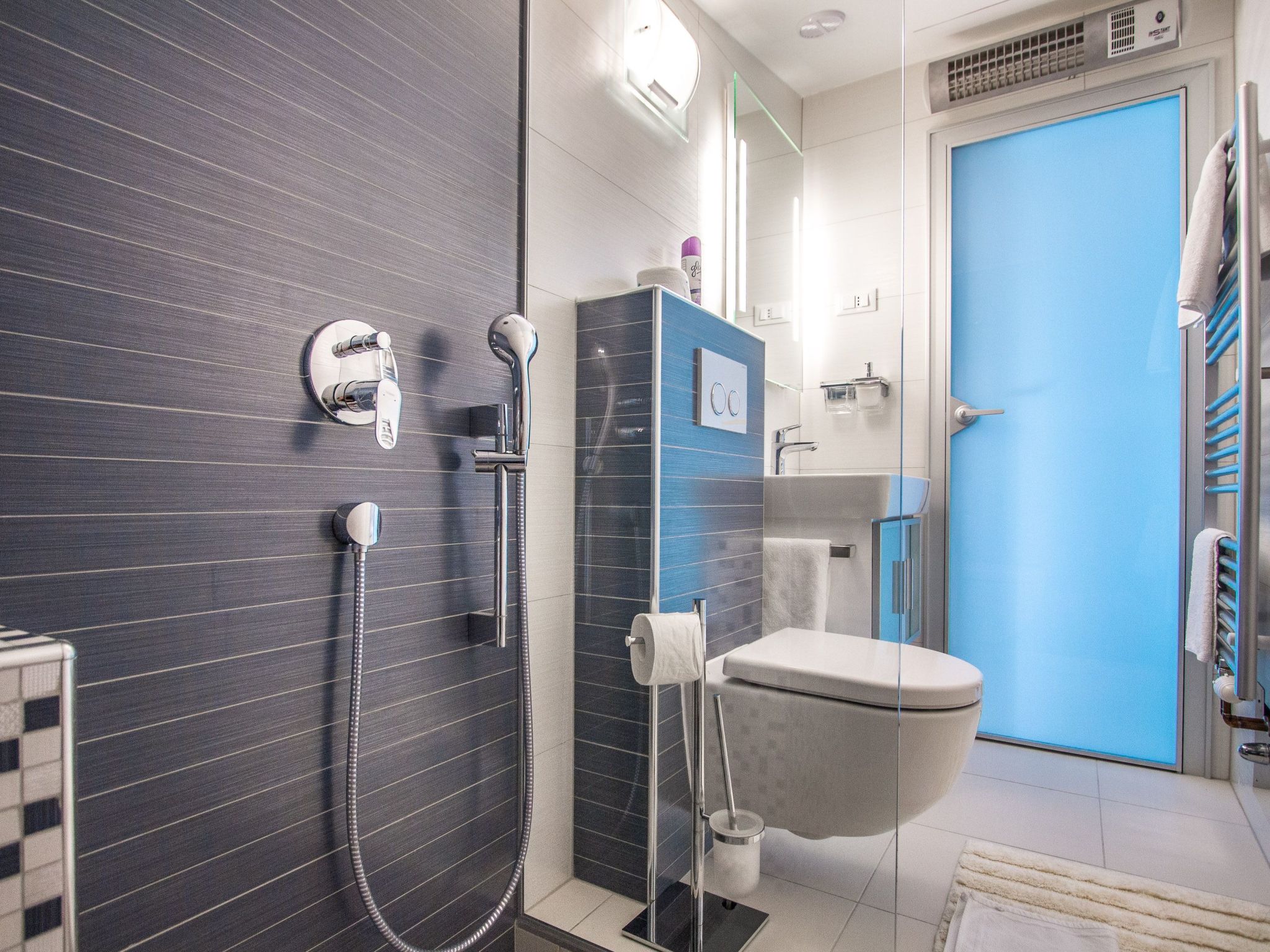 Charmantes Ferienhaus mit grünem Garten-Image-tags.info