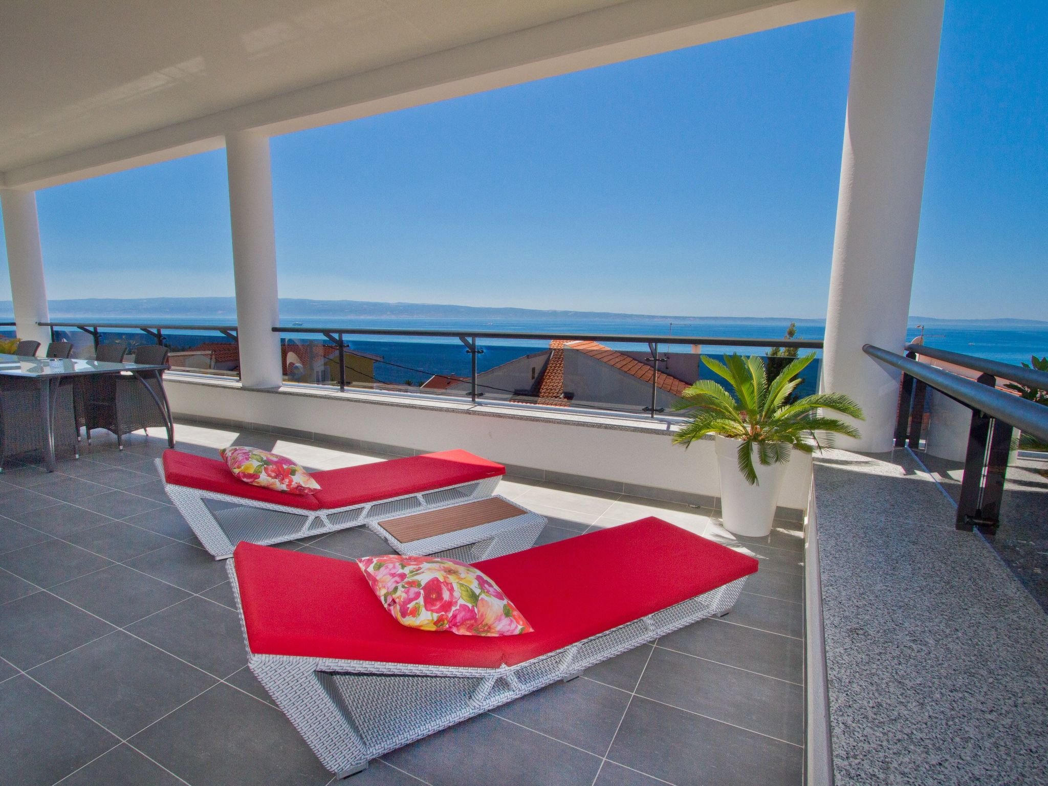 Charmantes Ferienhaus mit grünem Garten-Image-tags.info