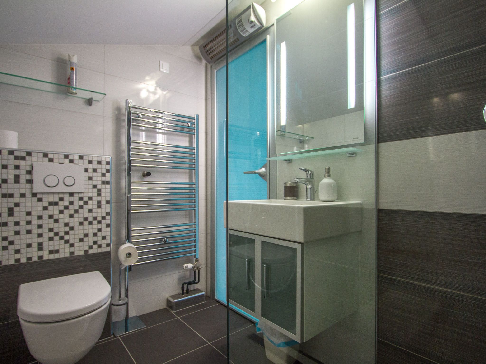 Charmantes Ferienhaus mit grünem Garten-Image-tags.info