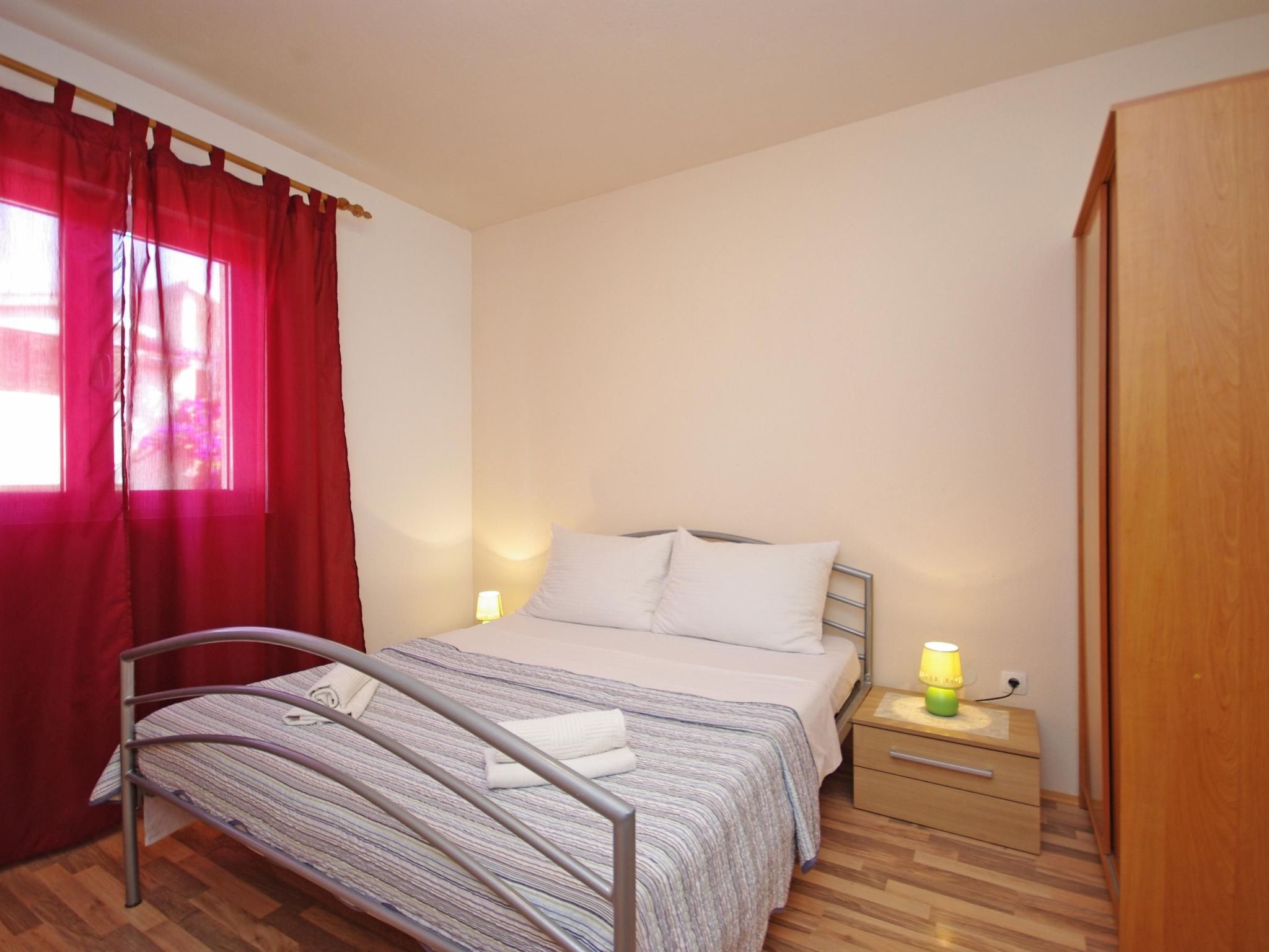 Apartment mit einem Schlafzimmer in der ersten Etage-Image-tags.info