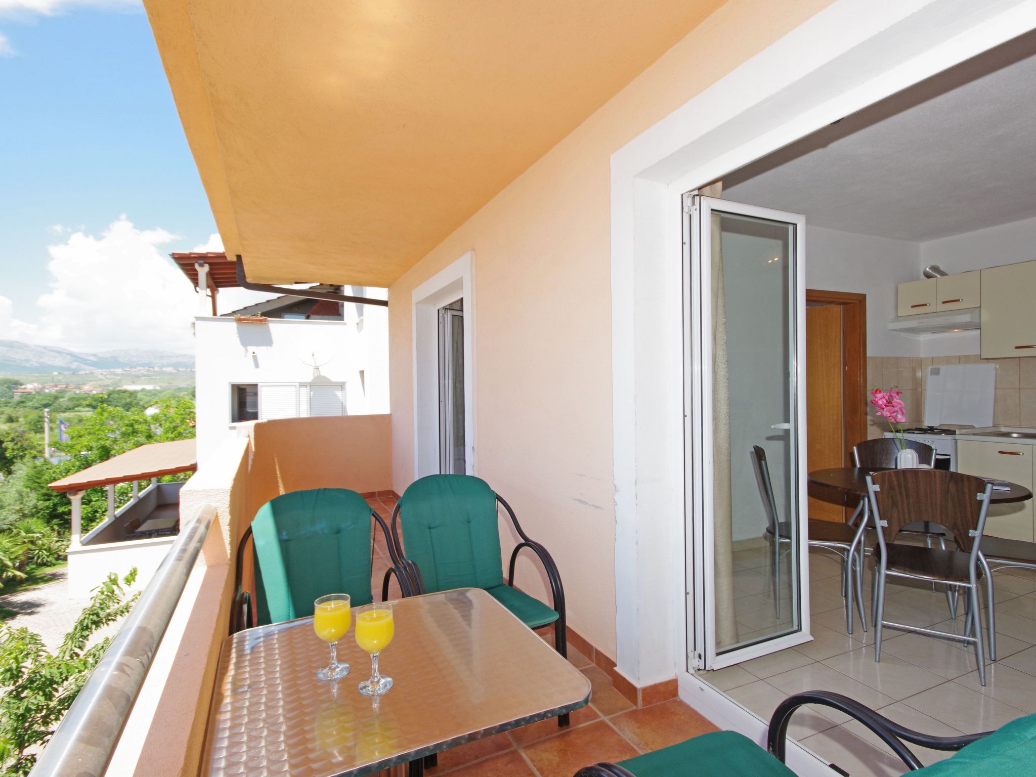 Für 4 Personen ca. 40 m&sup2; in Podstrana, Dalmatien (Gespanschaft Split-Dalma-Drinnen