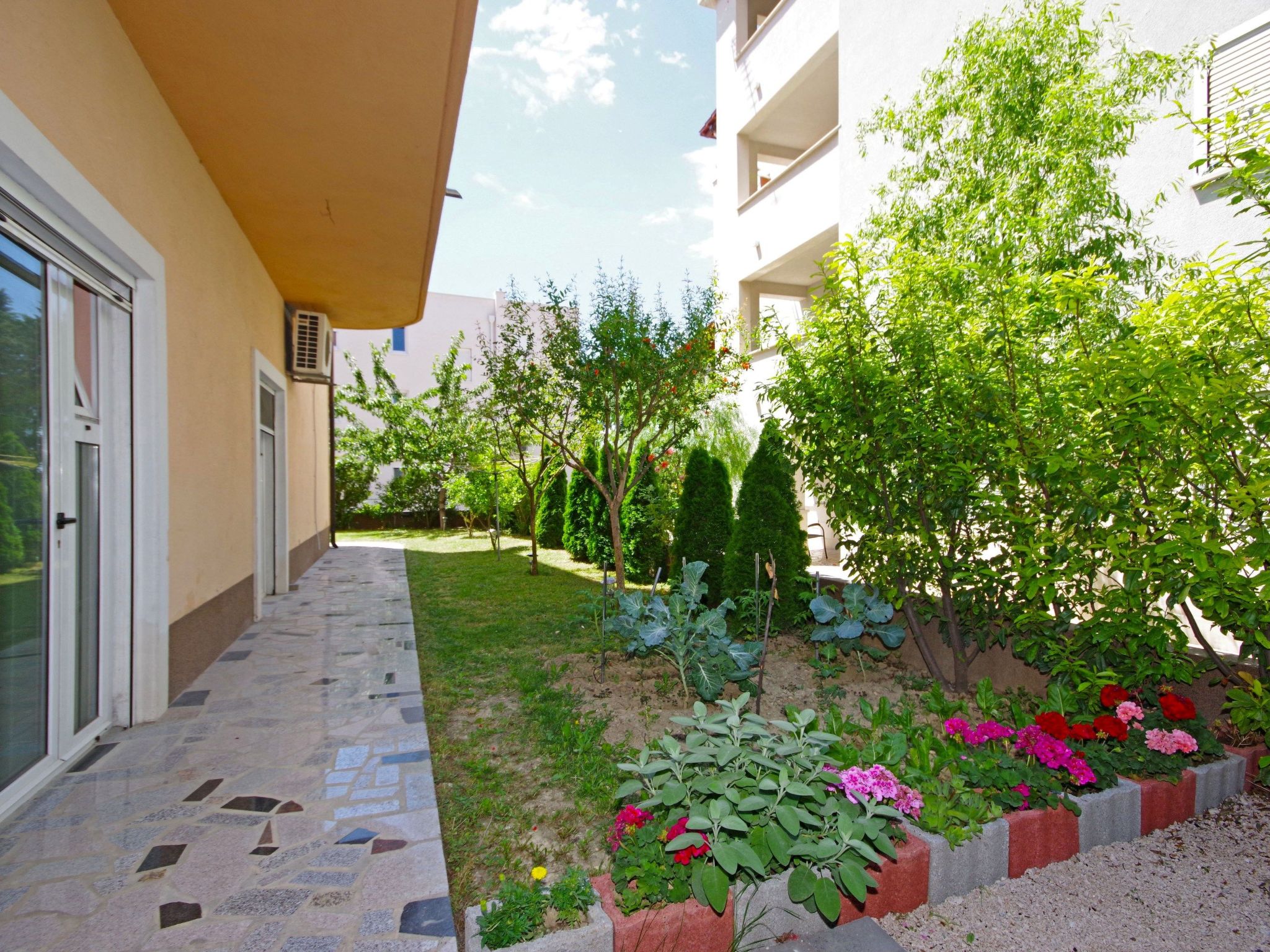 Für 4 Personen ca. 40 m&sup2; in Podstrana, Dalmatien (Gespanschaft Split-Dalma-Draußen