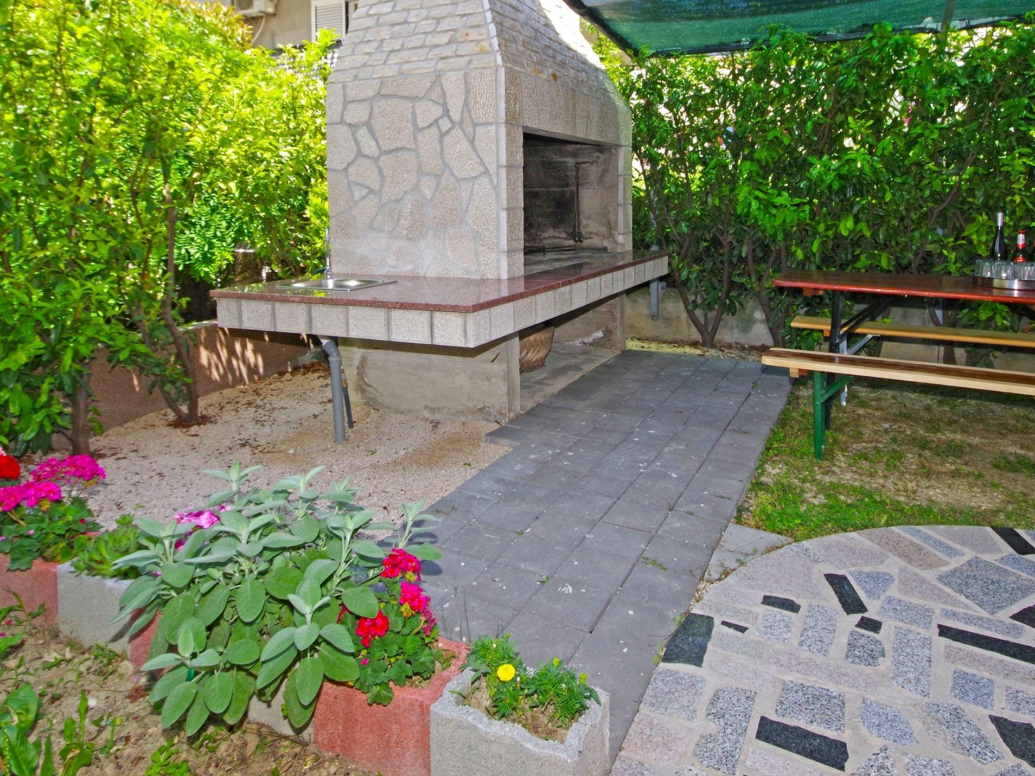 Für 4 Personen ca. 40 m&sup2; in Podstrana, Dalmatien (Gespanschaft Split-Dalma-Draußen