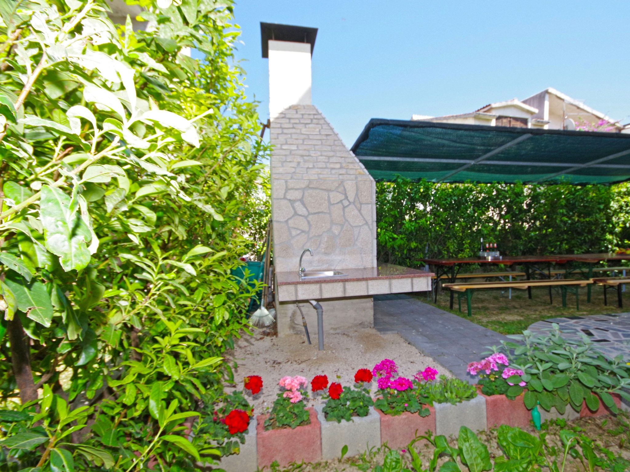 Für 4 Personen ca. 40 m&sup2; in Podstrana, Dalmatien (Gespanschaft Split-Dalma-Draußen