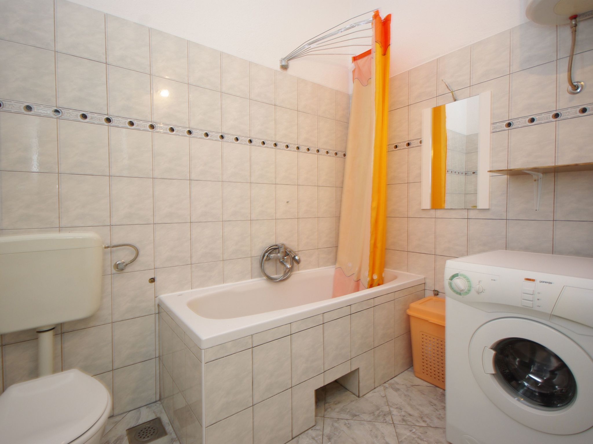 Für 4 Personen ca. 60 m&sup2; in Podstrana, Dalmatien (Gespanschaft Split-Dalma-Drinnen