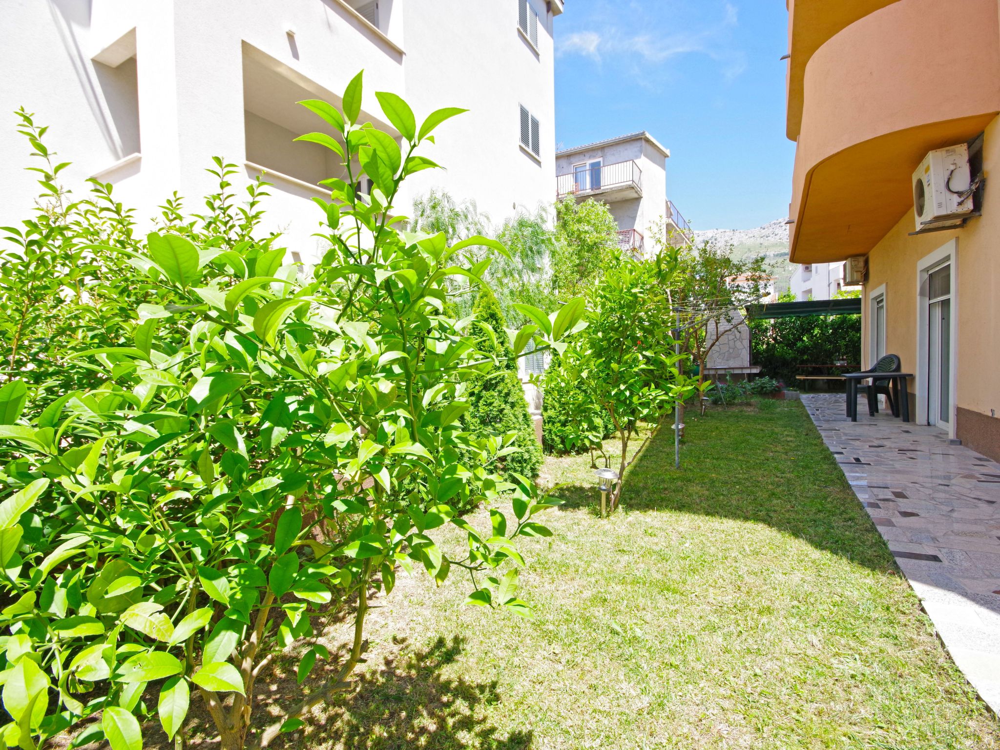 Für 4 Personen ca. 60 m&sup2; in Podstrana, Dalmatien (Gespanschaft Split-Dalma-Image-tags.info