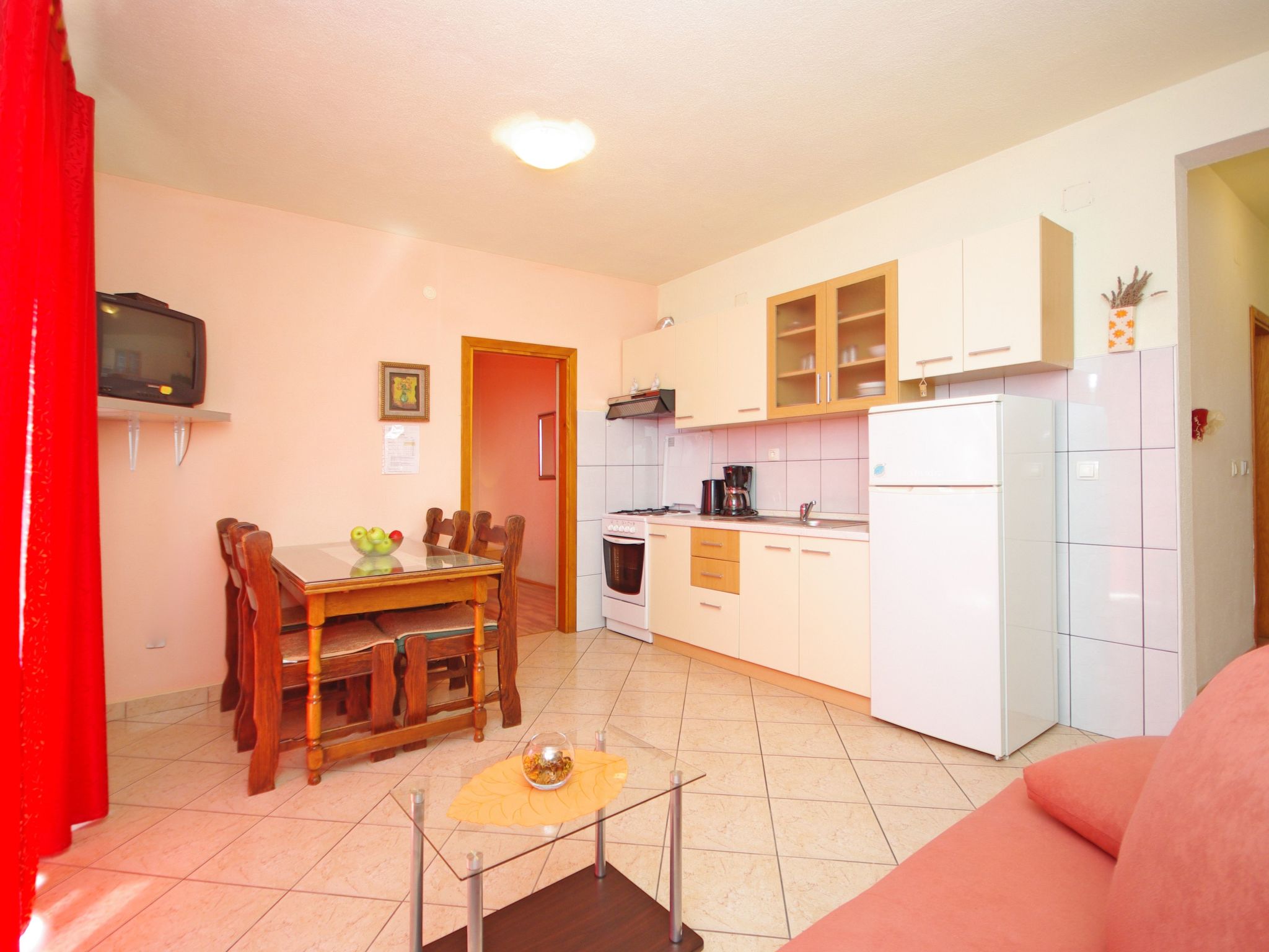 Für 4 Personen ca. 40 m&sup2; in Podstrana, Dalmatien (Gespanschaft Split-Dalma-Image-tags.info