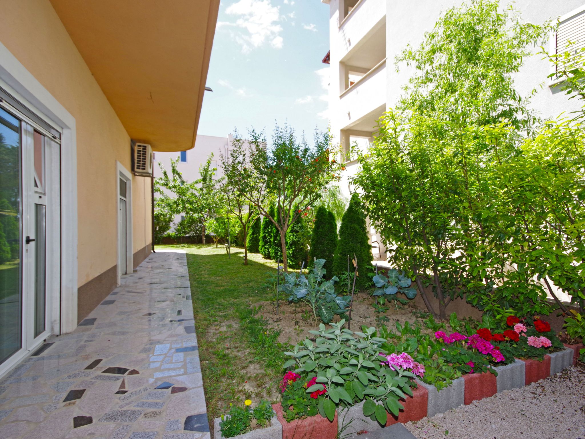 Für 4 Personen ca. 40 m&sup2; in Podstrana, Dalmatien (Gespanschaft Split-Dalma-Draußen