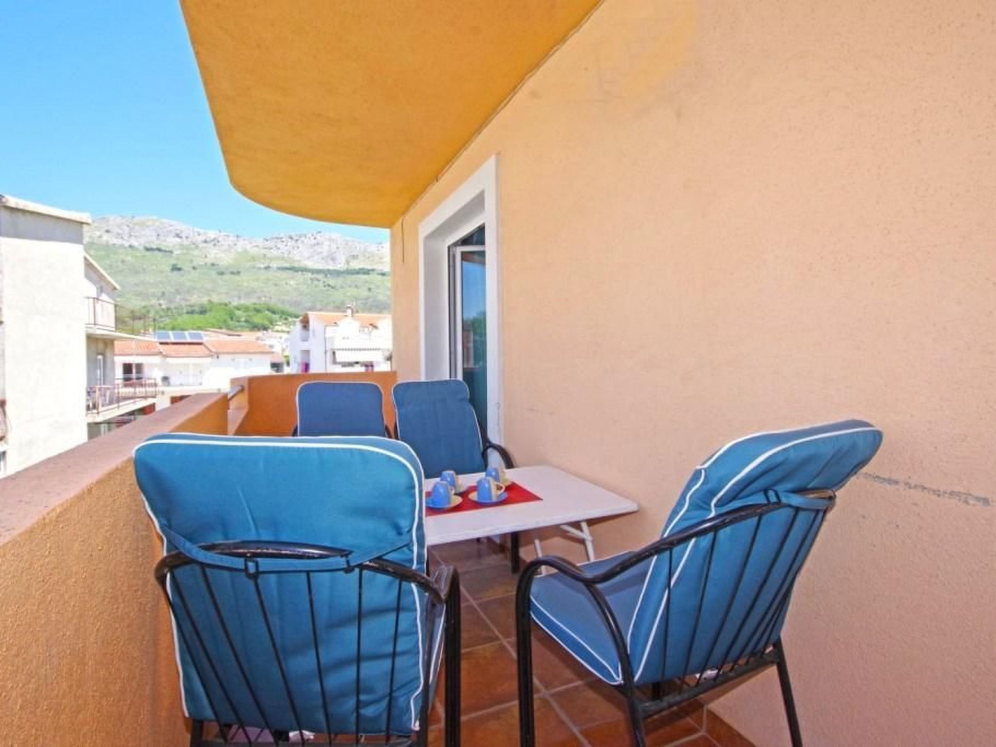 Apartment mit einem Schlafzimmer in der zweiten Etage-Draußen