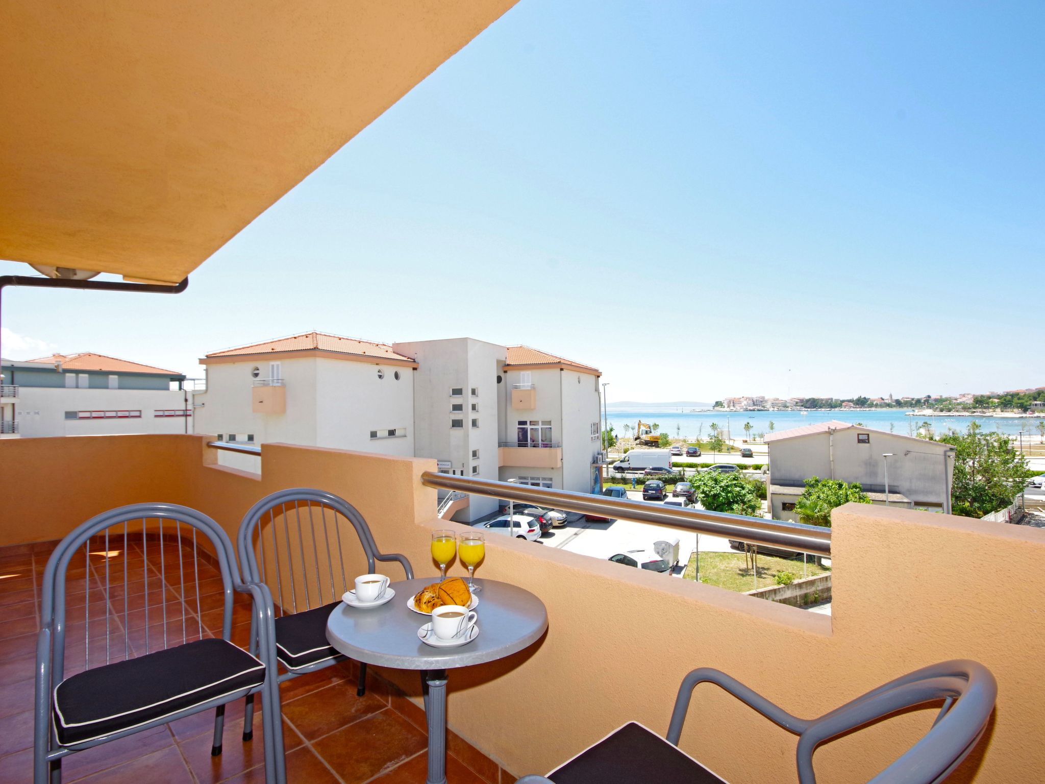 Für 4 Personen ca. 40 m&sup2; in Podstrana, Dalmatien (Gespanschaft Split-Dalma-Image-tags.info