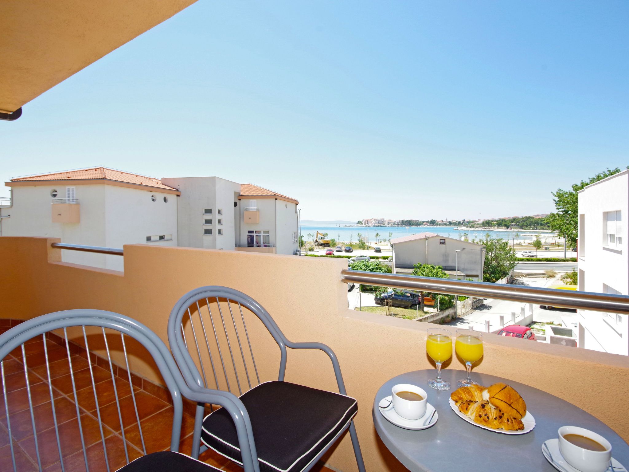 Für 4 Personen ca. 40 m&sup2; in Podstrana, Dalmatien (Gespanschaft Split-Dalma-Image-tags.info