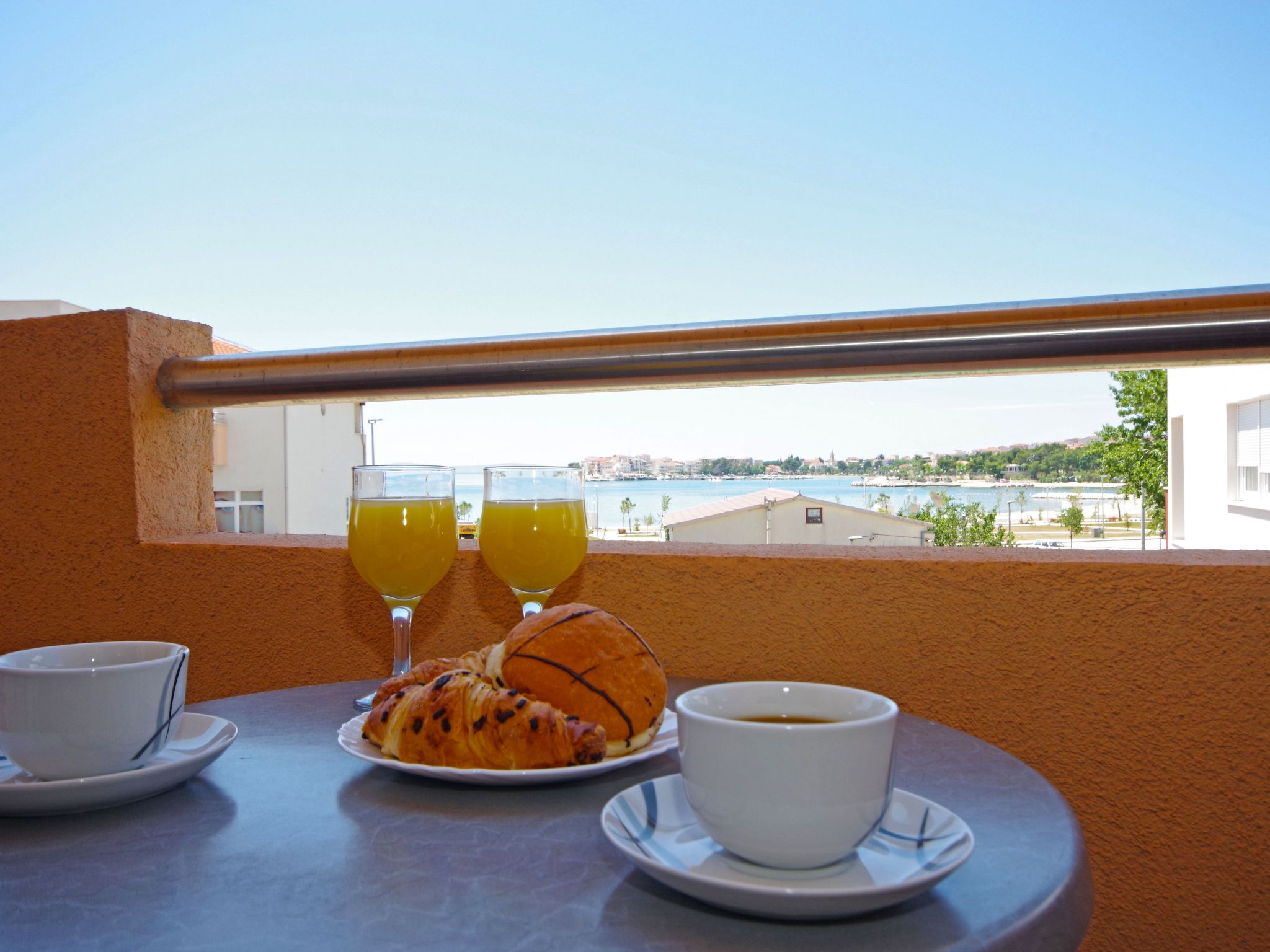 Für 4 Personen ca. 40 m&sup2; in Podstrana, Dalmatien (Gespanschaft Split-Dalma-Image-tags.info