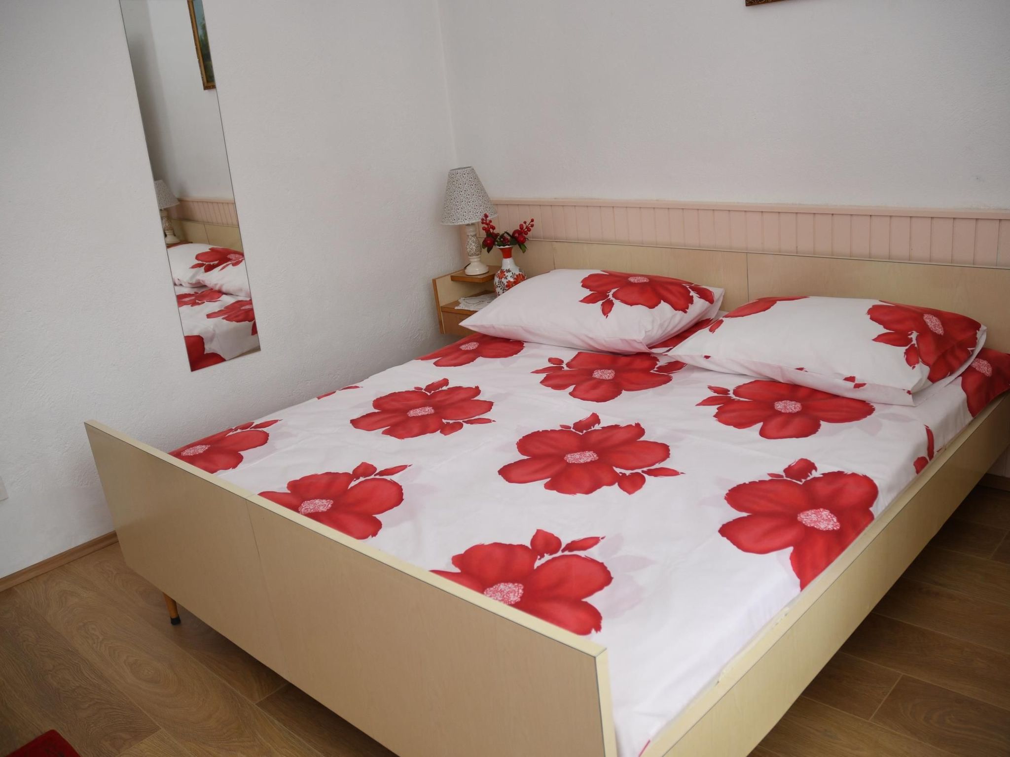 Mit Privatparkplatz-Dedans