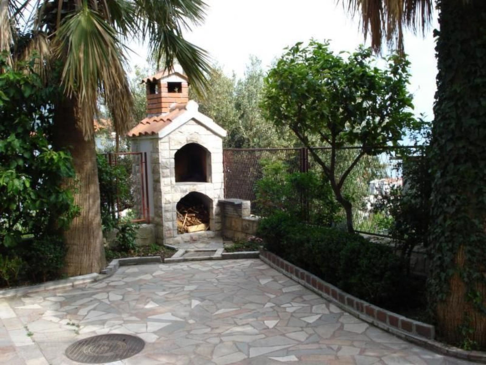 Mit Privatparkplatz-Dedans