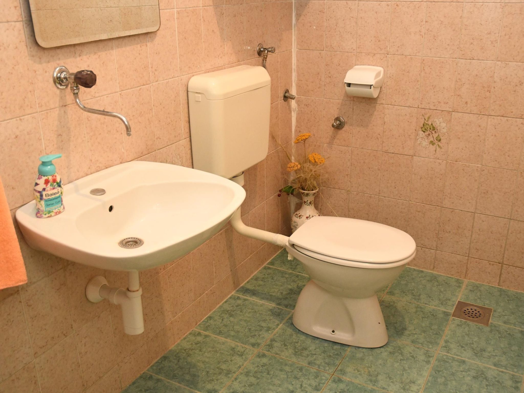 Mit Privatparkplatz-Dedans