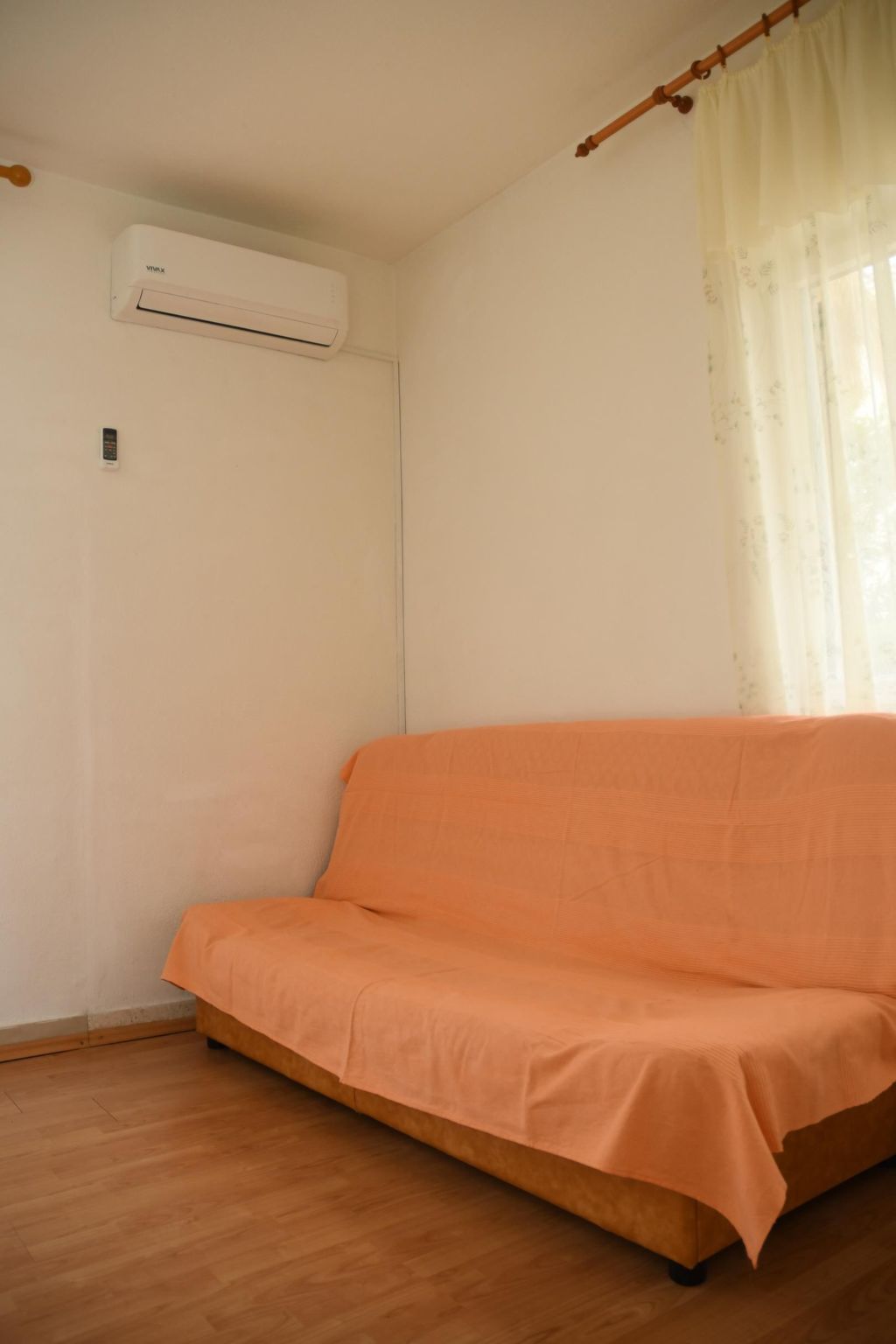 Mit Privatparkplatz-Dedans