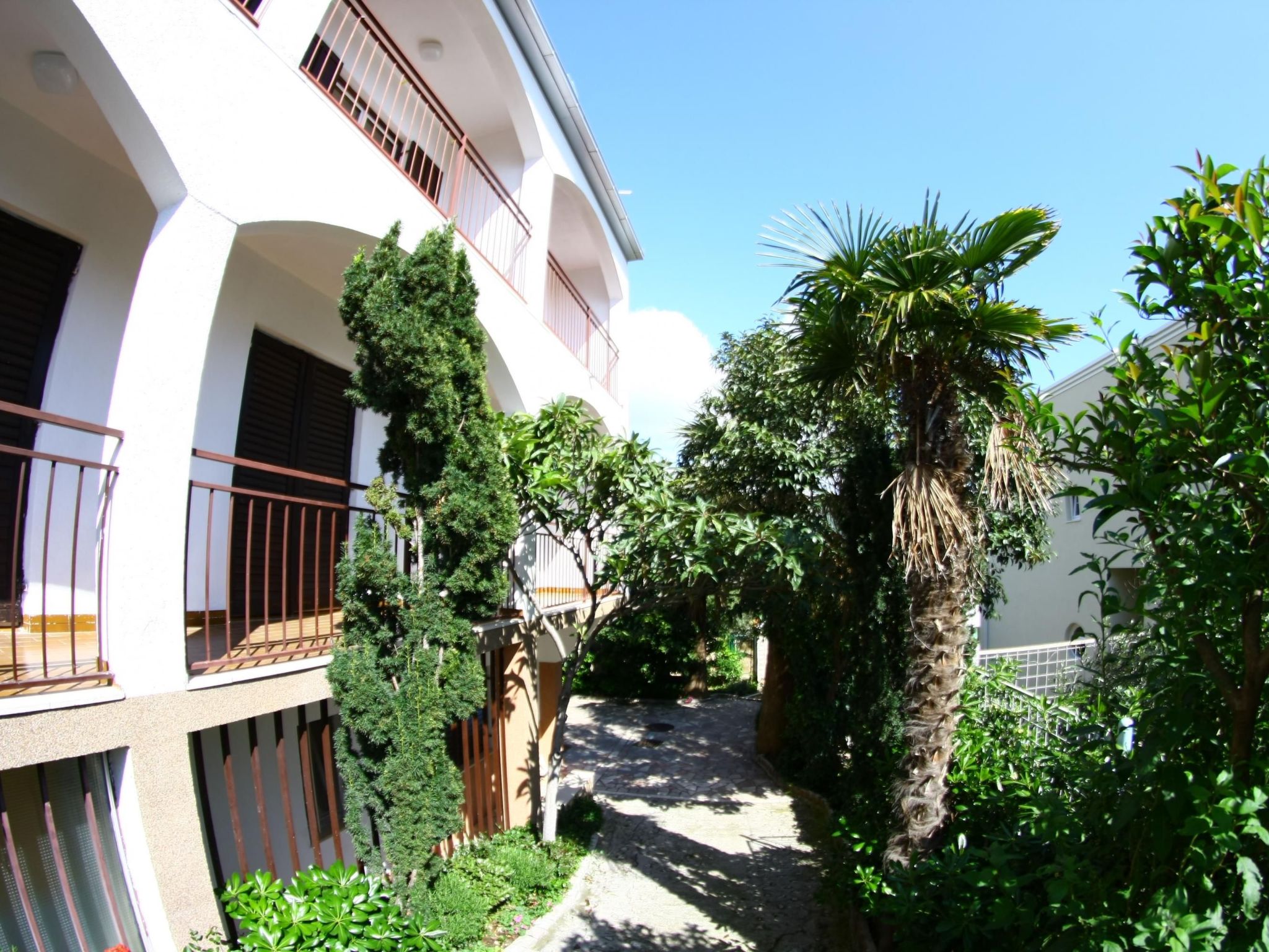 Mit Privatparkplatz-Dedans