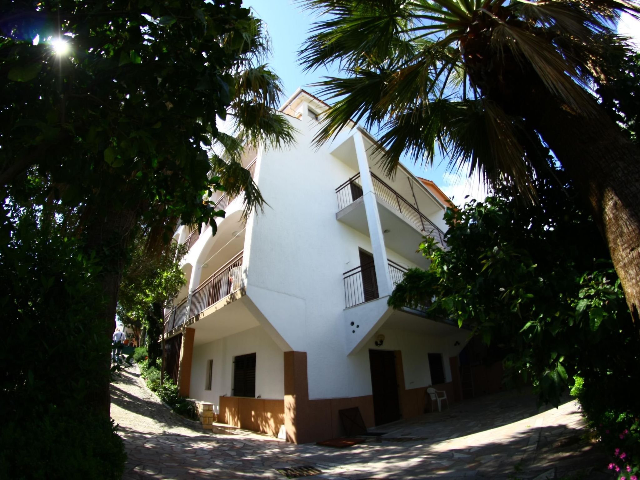 Mit Privatparkplatz-Dedans