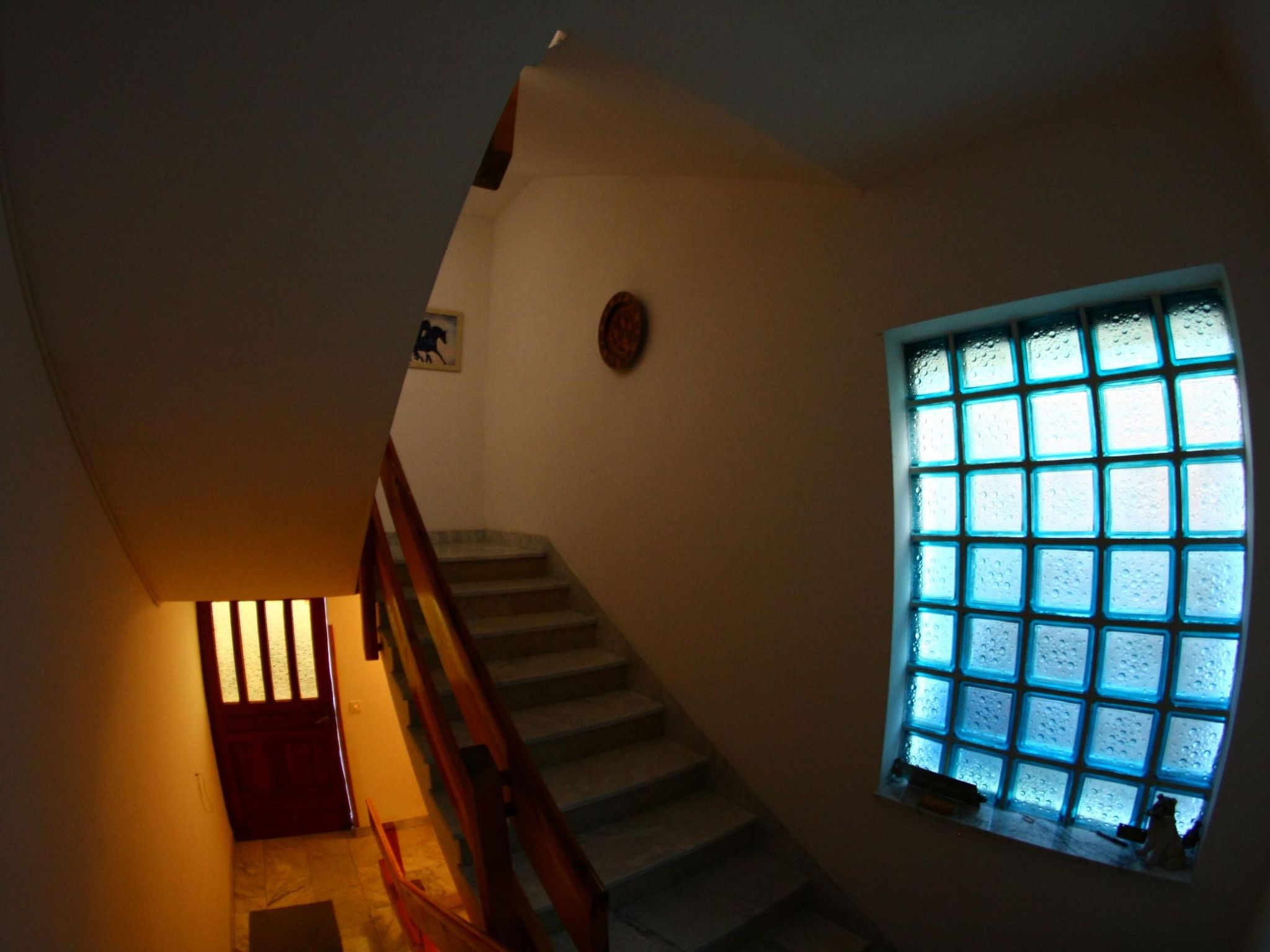 Mit Privatparkplatz-Dedans