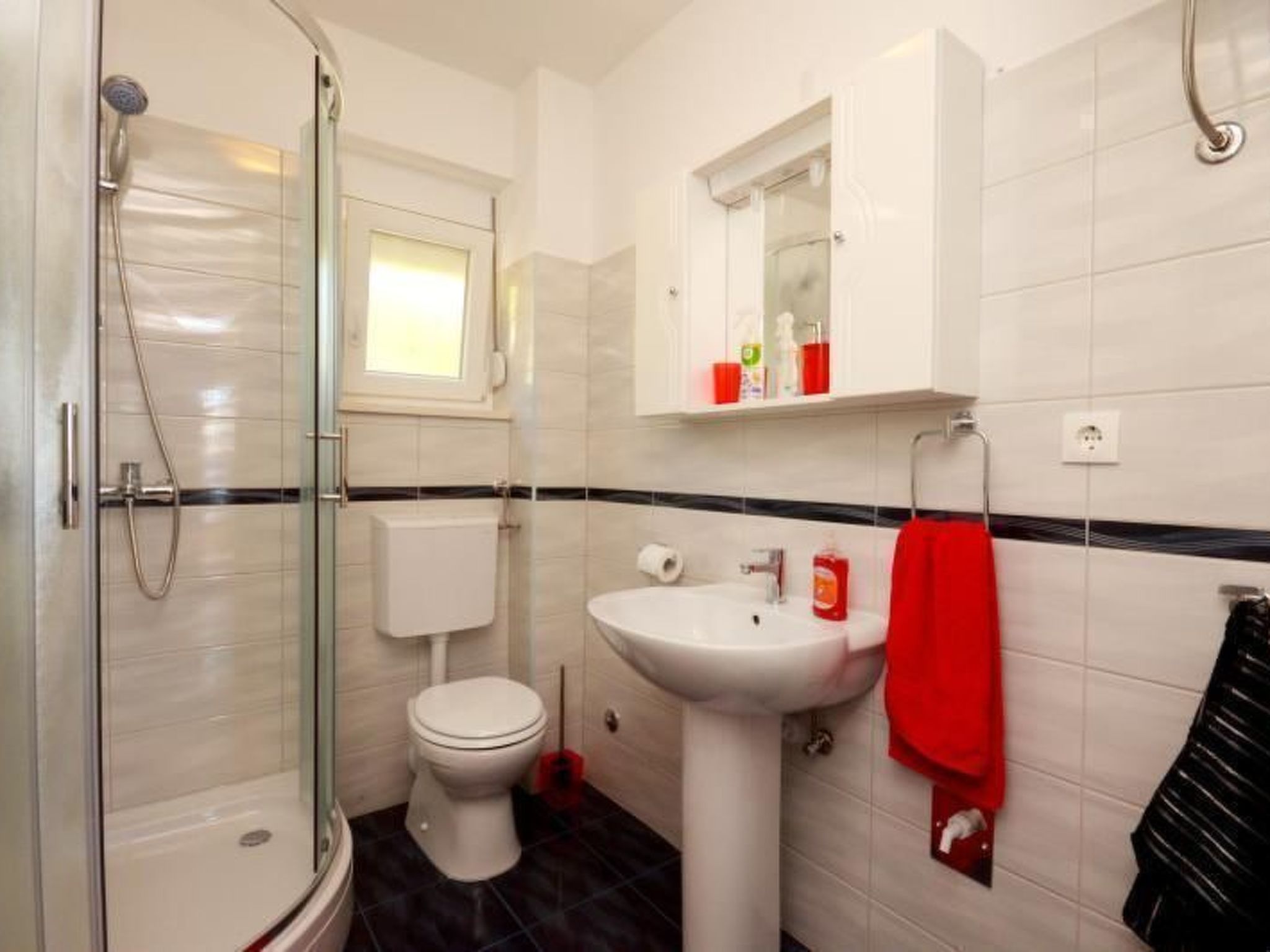 Strandnahe Ferienwohnung in Podstrana-Image-tags.info