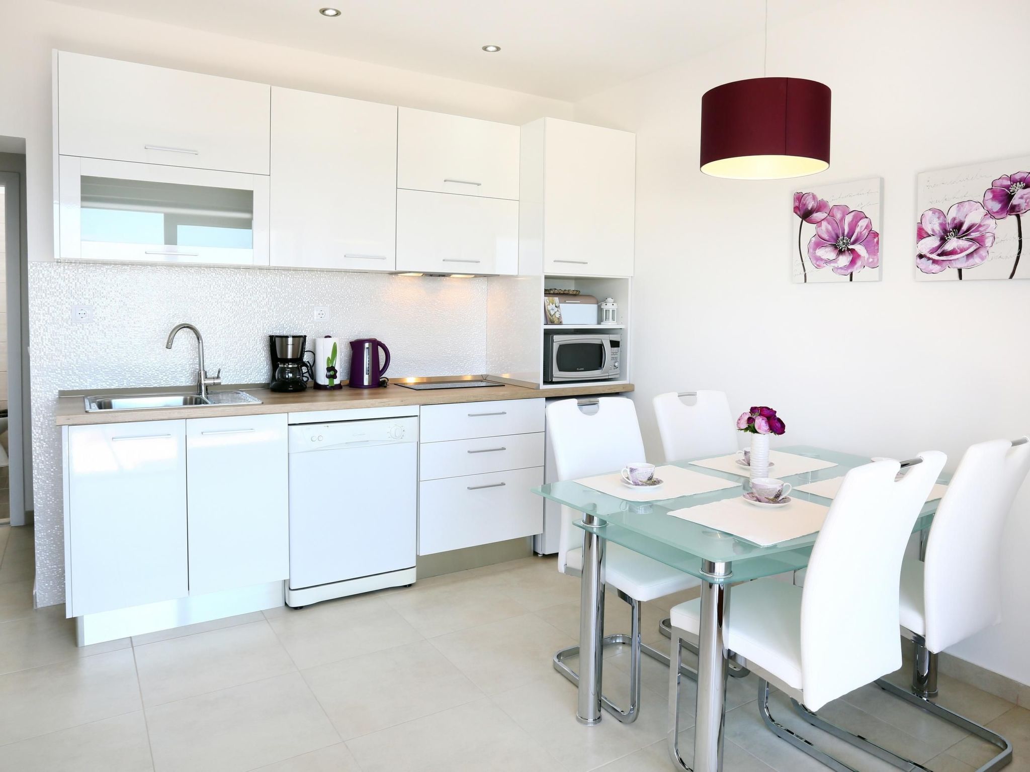 Strandnahe Ferienwohnung mit Terrasse-Image-tags.info