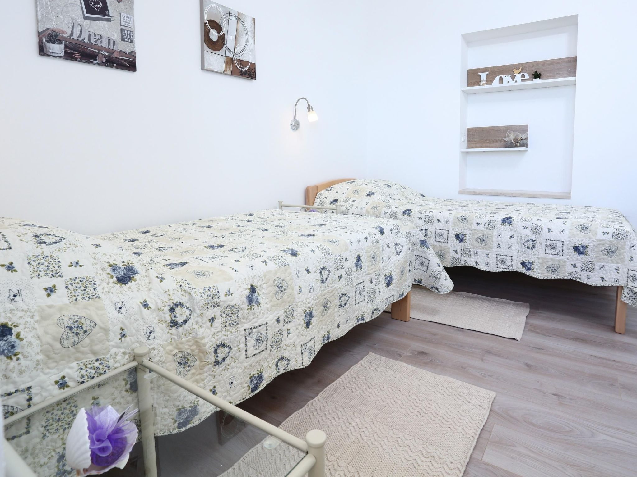 Strandnahe Ferienwohnung mit Terrasse-Image-tags.info