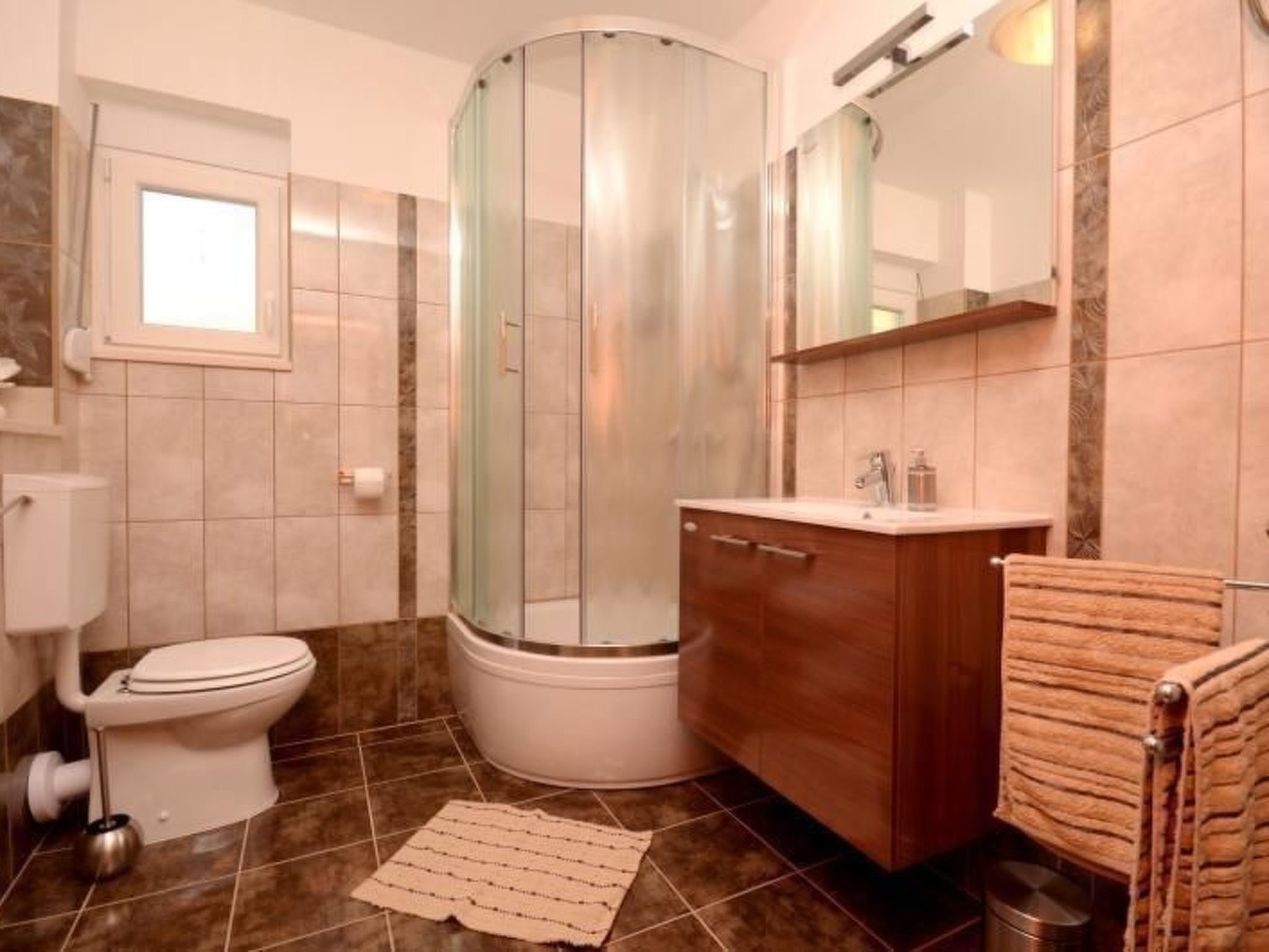 Mit Terrasse und herrlichem Ausblick-Image-tags.info