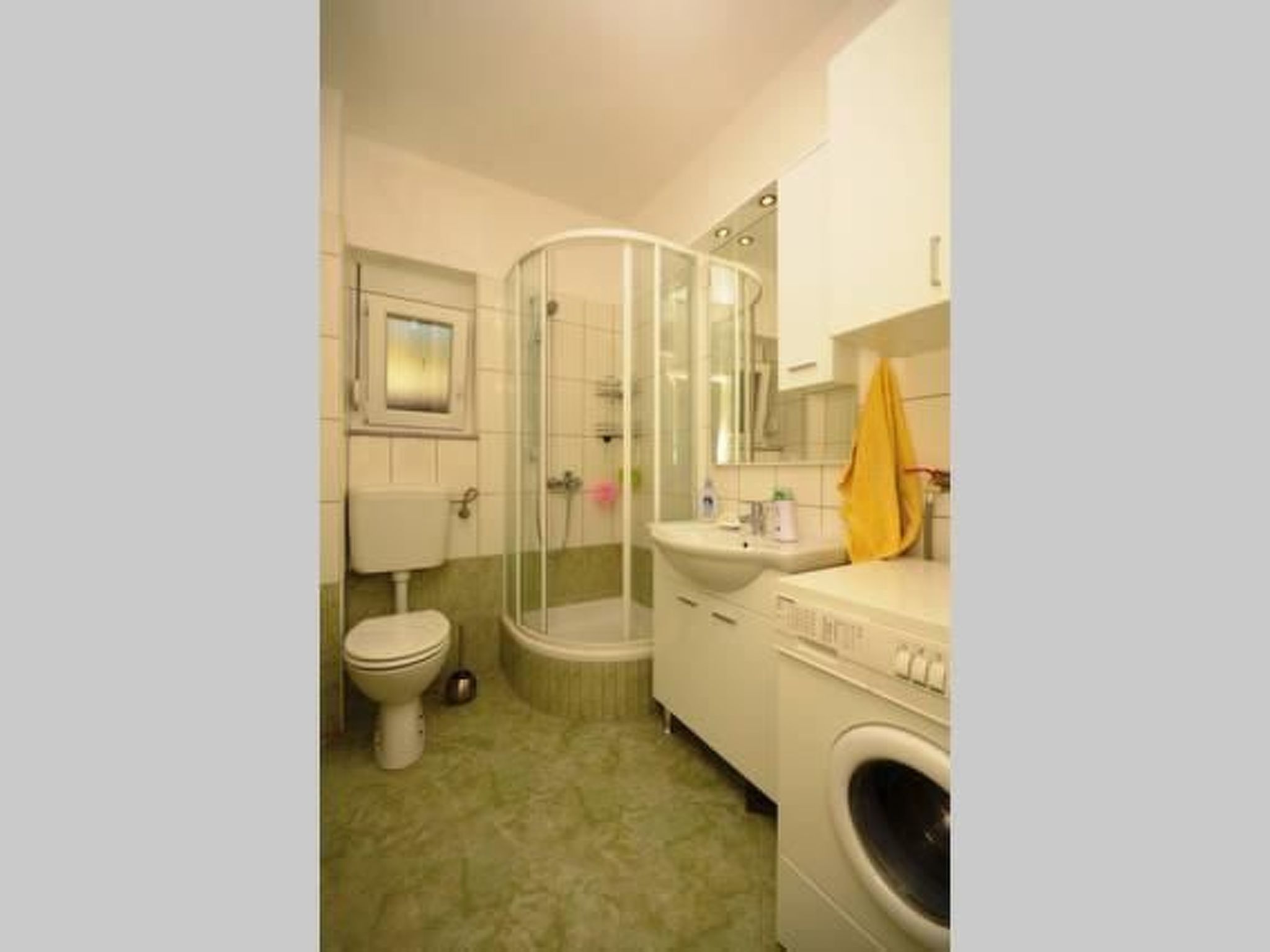 Mit Terrasse und herrlichem Ausblick-Image-tags.info