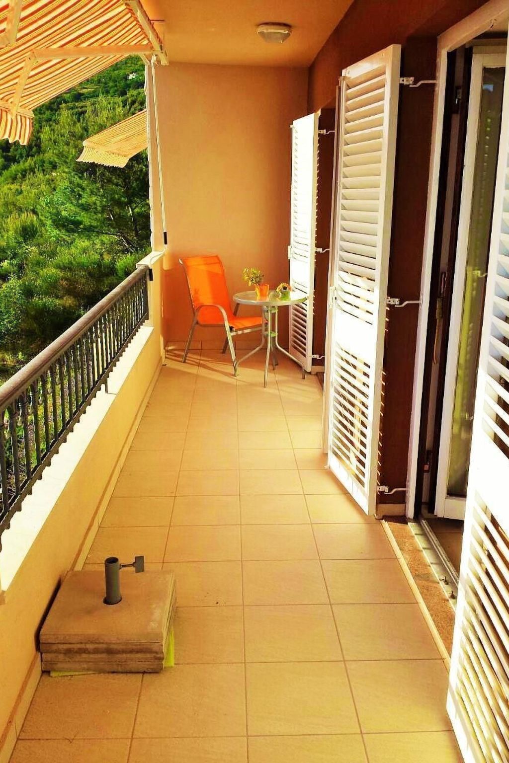 Mit Terrasse und herrlichem Ausblick-Image-tags.info