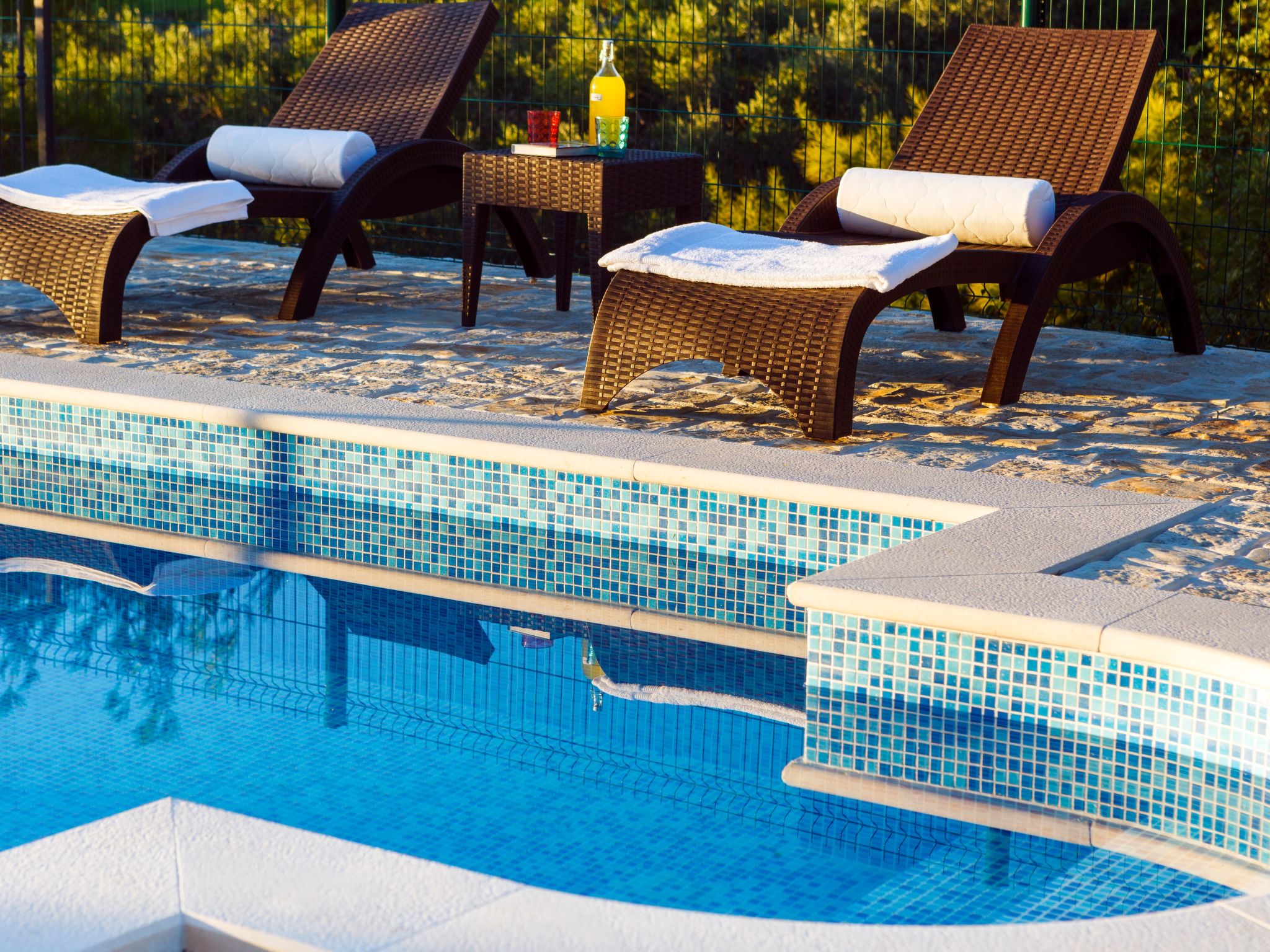 Luxuriöse Steinvilla mit privatem Swimmingpool und herrlichem Meerblick-Drinnen