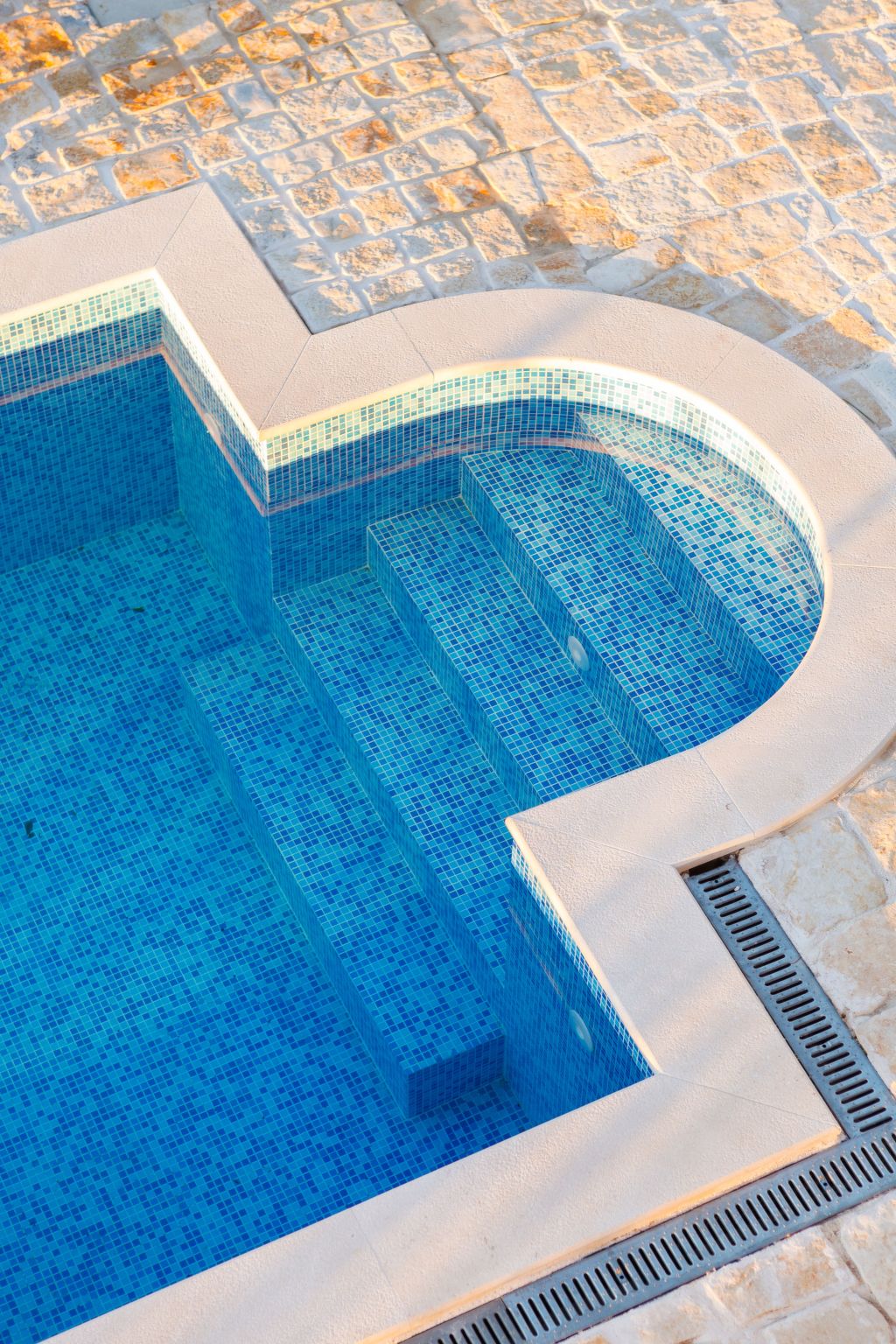 Luxuriöse Steinvilla mit privatem Swimmingpool und herrlichem Meerblick-Drinnen