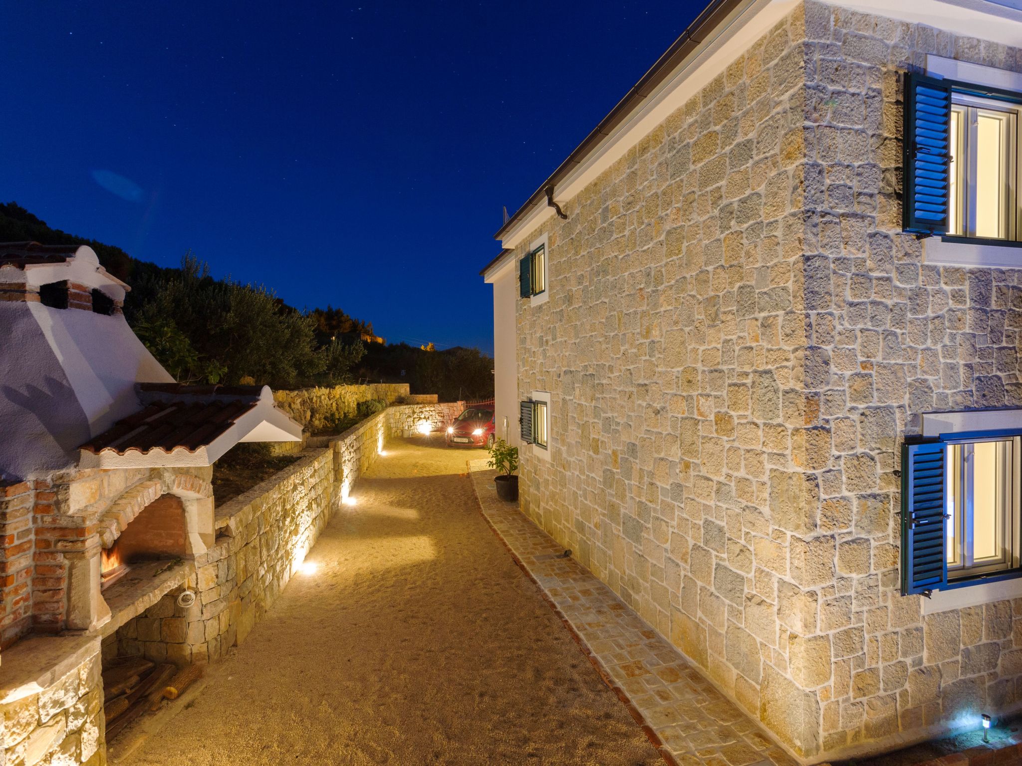Luxuriöse Steinvilla mit privatem Swimmingpool und herrlichem Meerblick-Drinnen