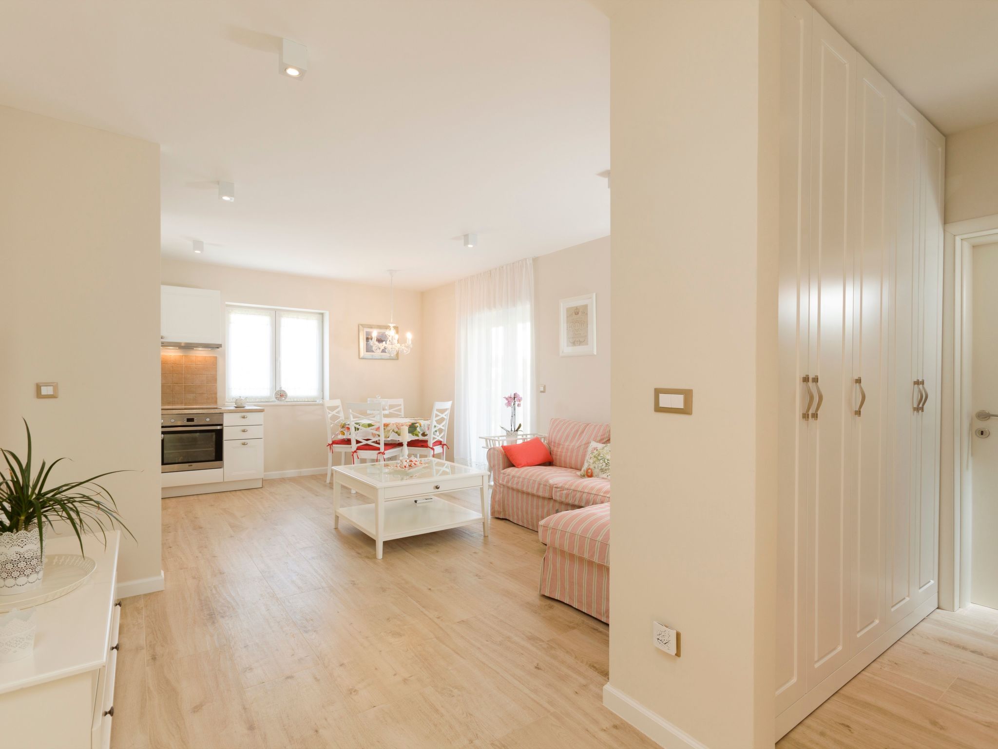 Luxuriöse Steinvilla mit privatem Swimmingpool und herrlichem Meerblick-Drinnen