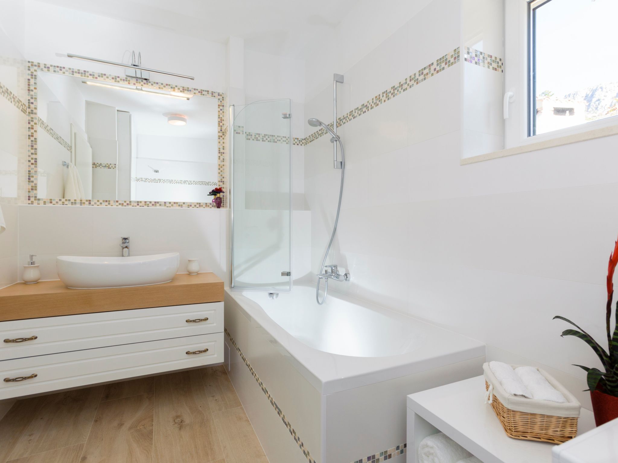 Luxuriöse Steinvilla mit privatem Swimmingpool und herrlichem Meerblick-Drinnen