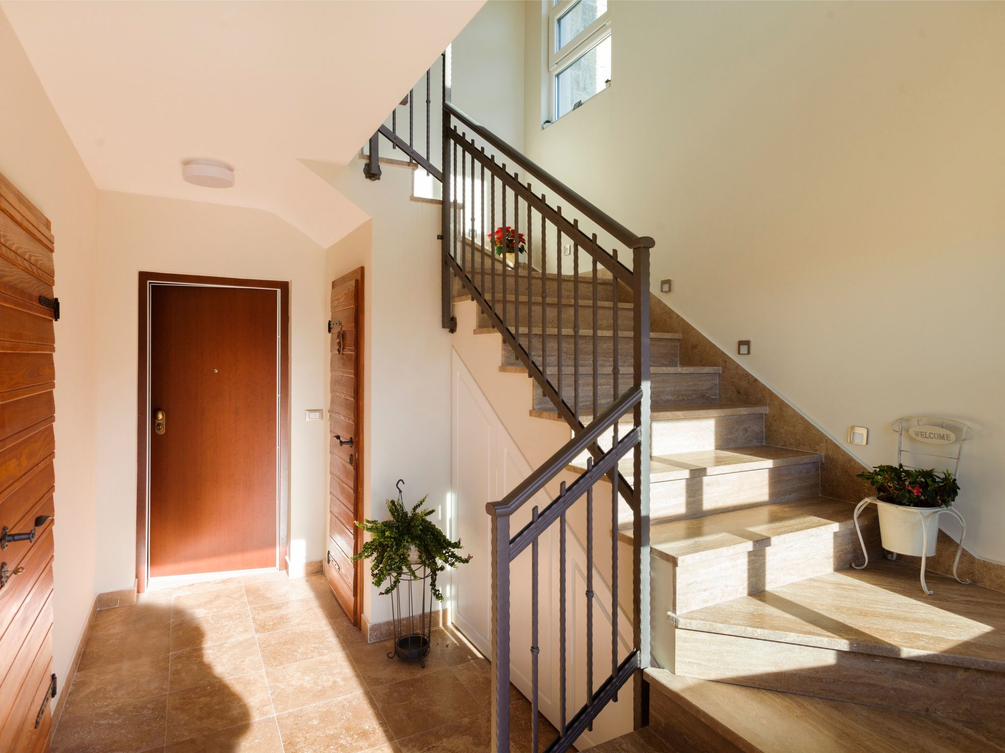 Luxuriöse Steinvilla mit privatem Swimmingpool und herrlichem Meerblick-Drinnen