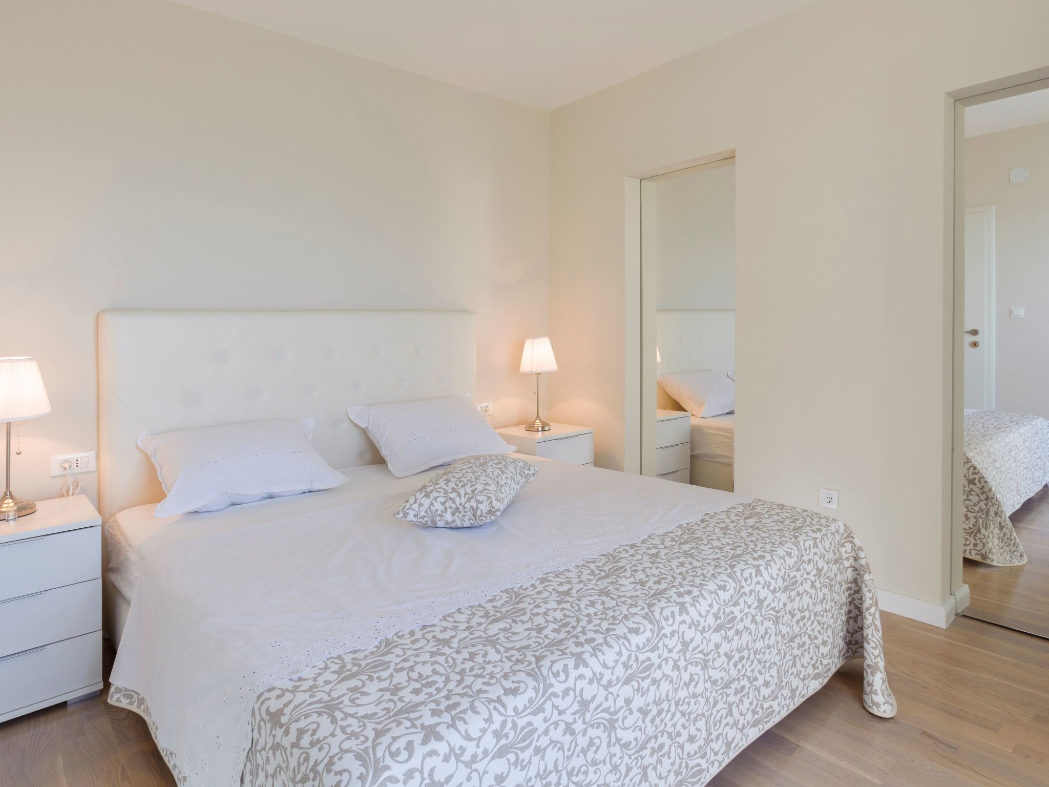 Luxuriöse Steinvilla mit privatem Swimmingpool und herrlichem Meerblick-Drinnen