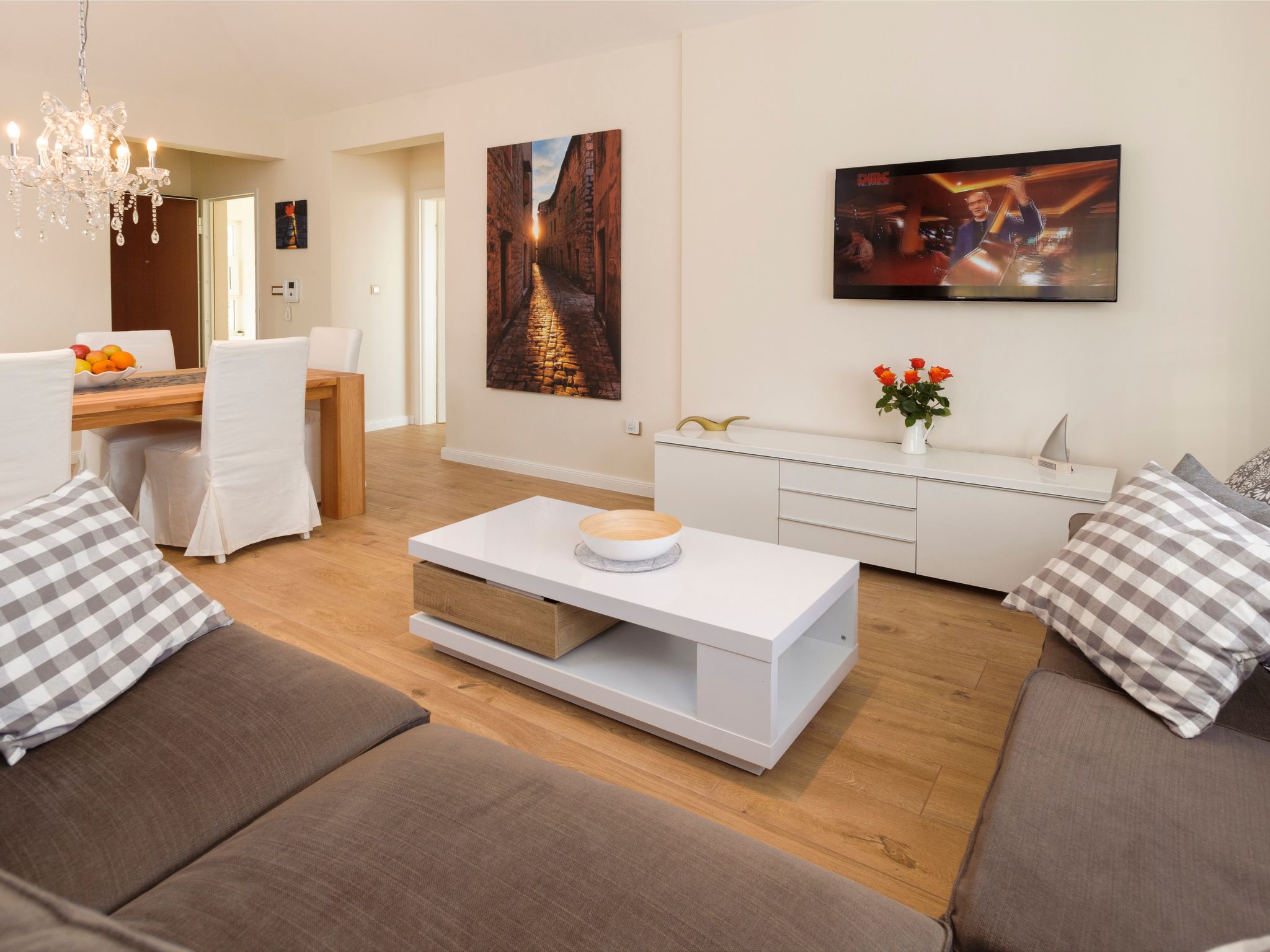 Luxuriöse Steinvilla mit privatem Swimmingpool und herrlichem Meerblick