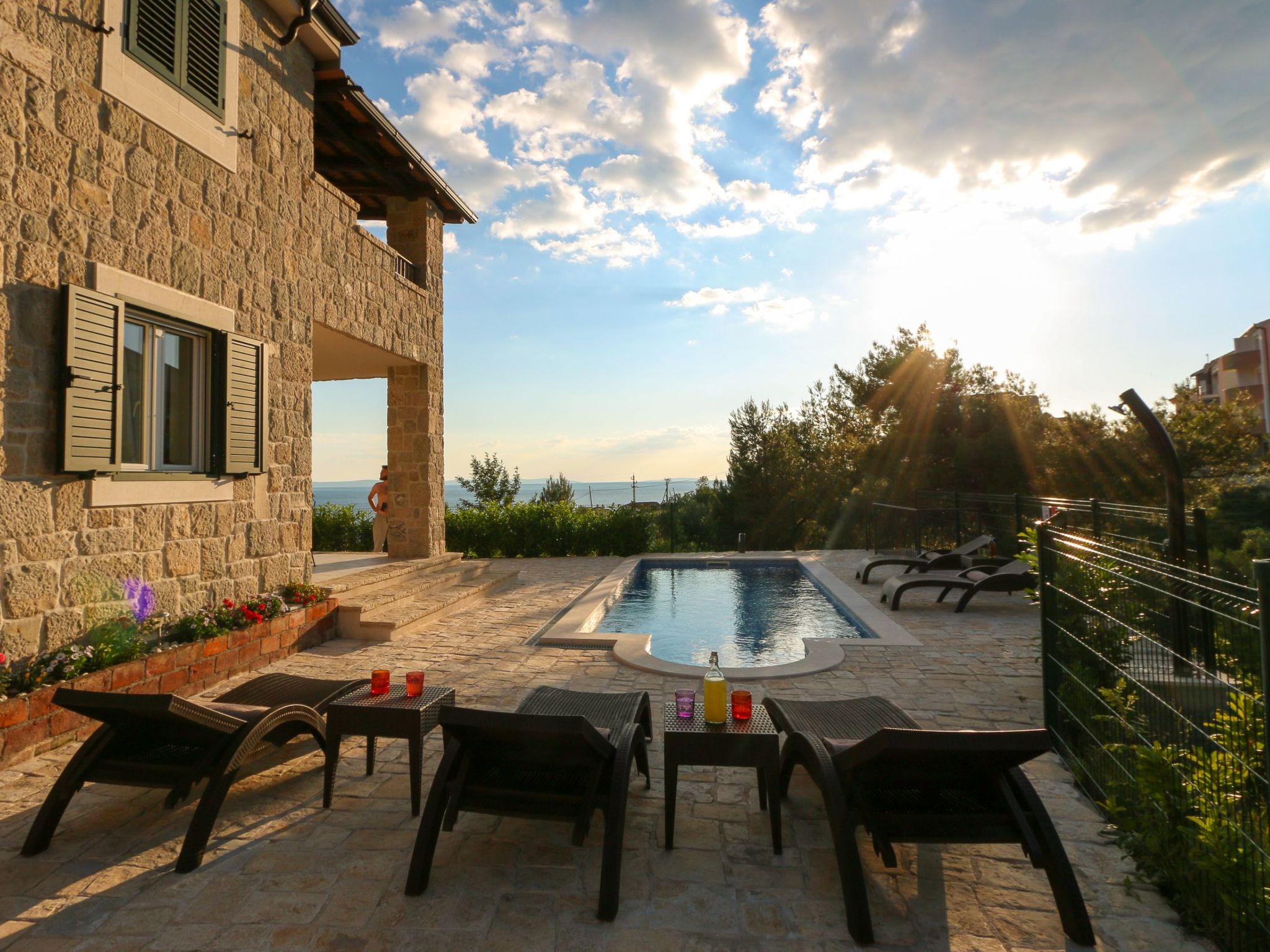 Luxuriöse Steinvilla mit privatem Swimmingpool und herrlichem Meerblick-Drinnen