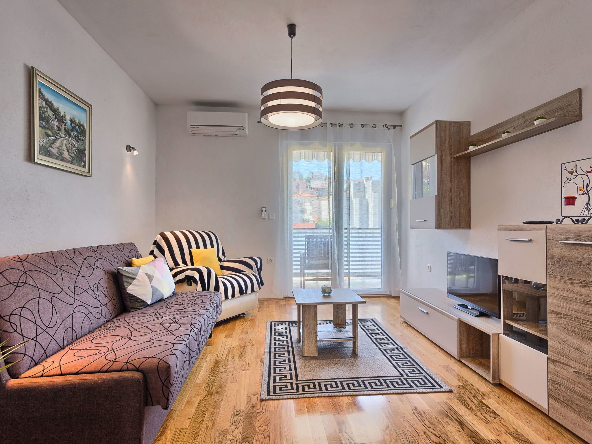 "Split Area Apartment"-Dedans