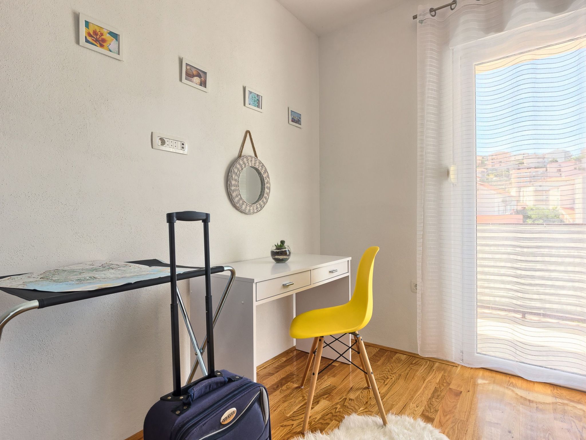 "Split Area Apartment"-Dedans