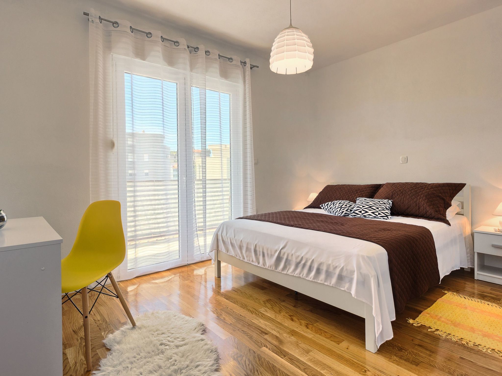 "Split Area Apartment"-Dedans