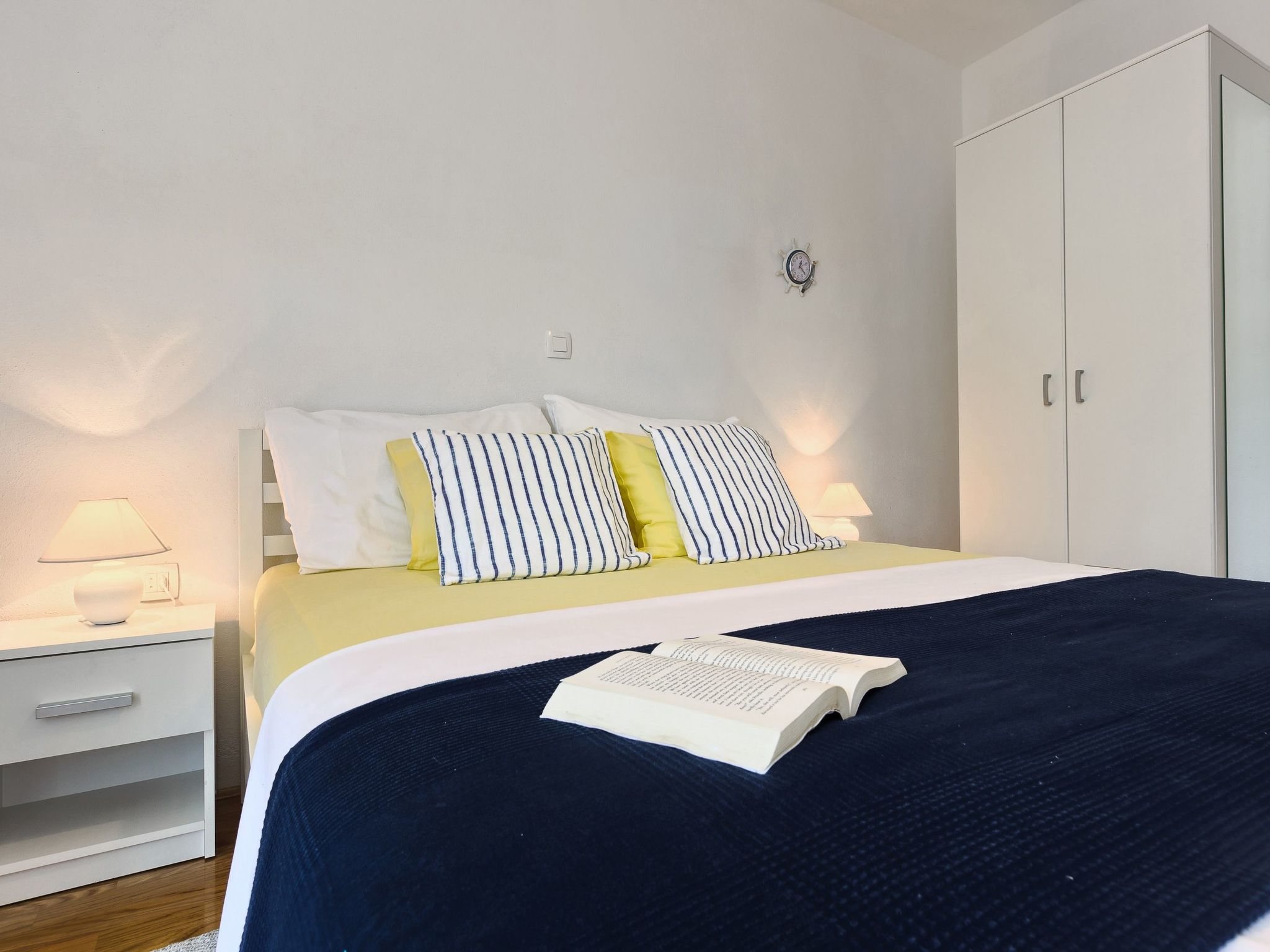 "Split Area Apartment"-Dedans