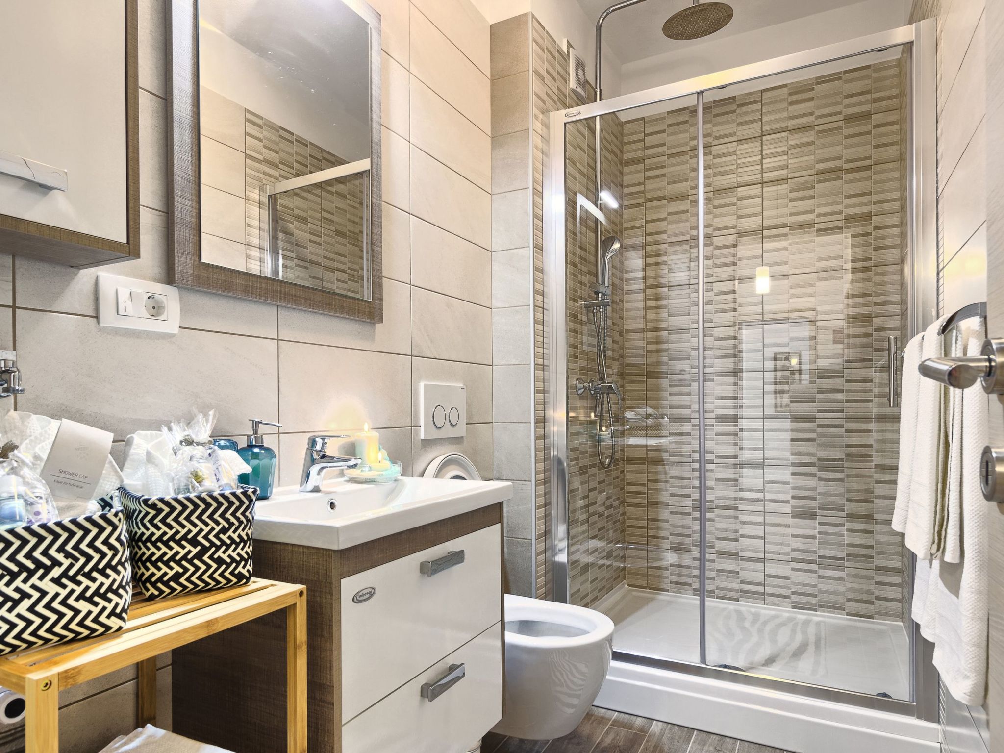 "Split Area Apartment"-Dedans