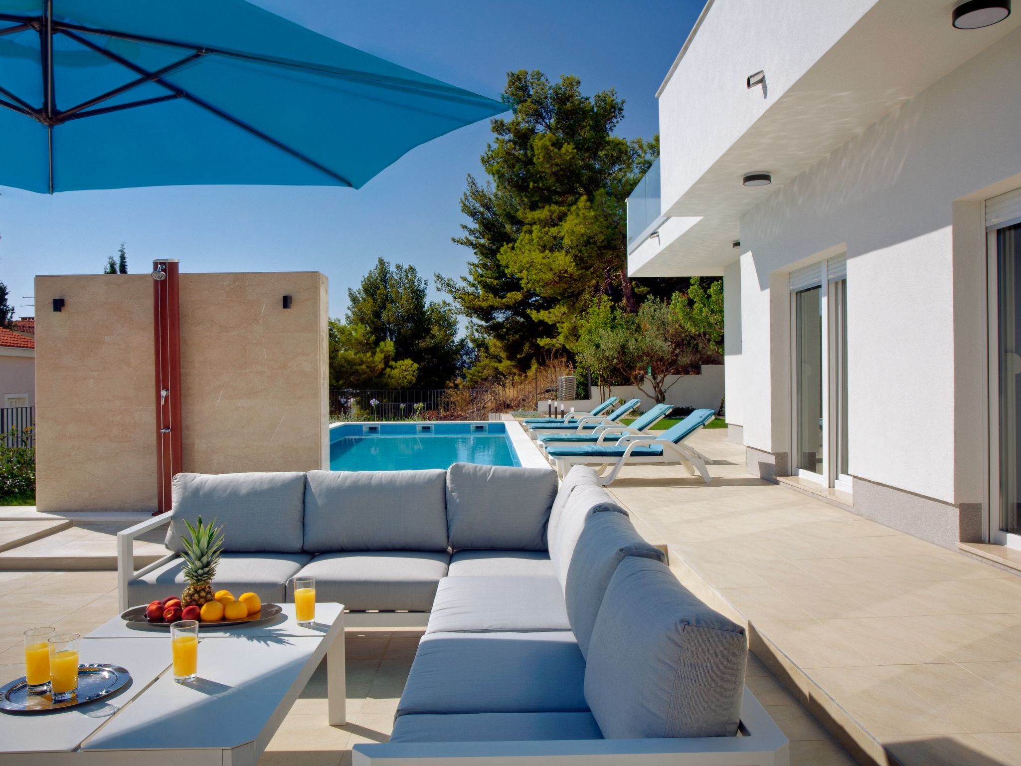 Ferienvilla "Elena" mit eigenem Pool-Drinnen