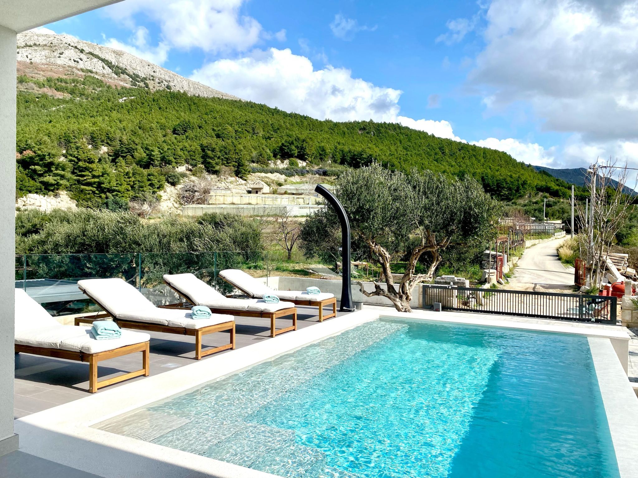 Villa mit beheiztem Infinity-Pool und Massagedüsen-Dedans