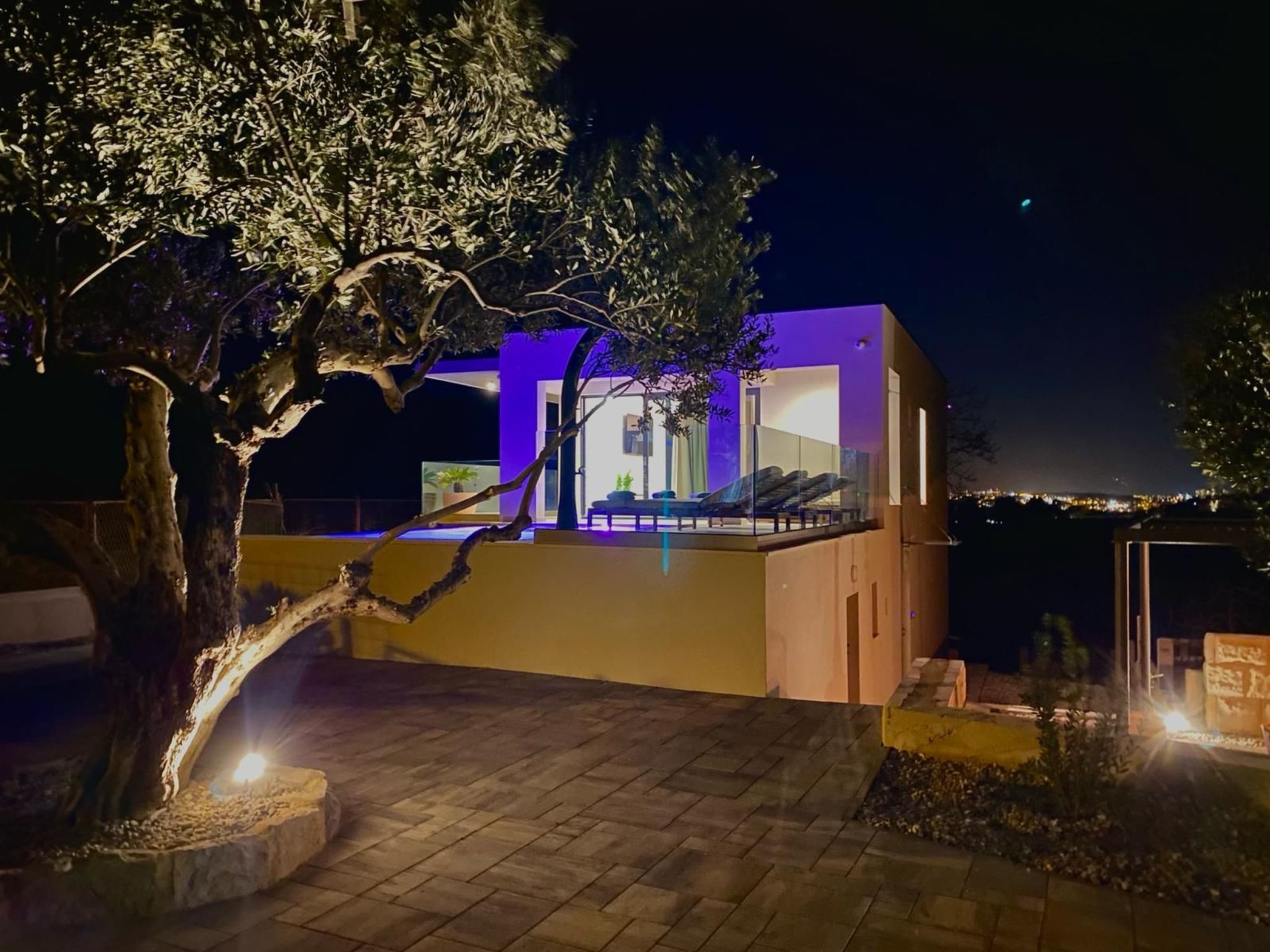 Villa mit beheiztem Infinity-Pool und Massagedüsen-Dedans