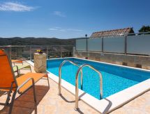 in Srinjine mit Privatem Pool