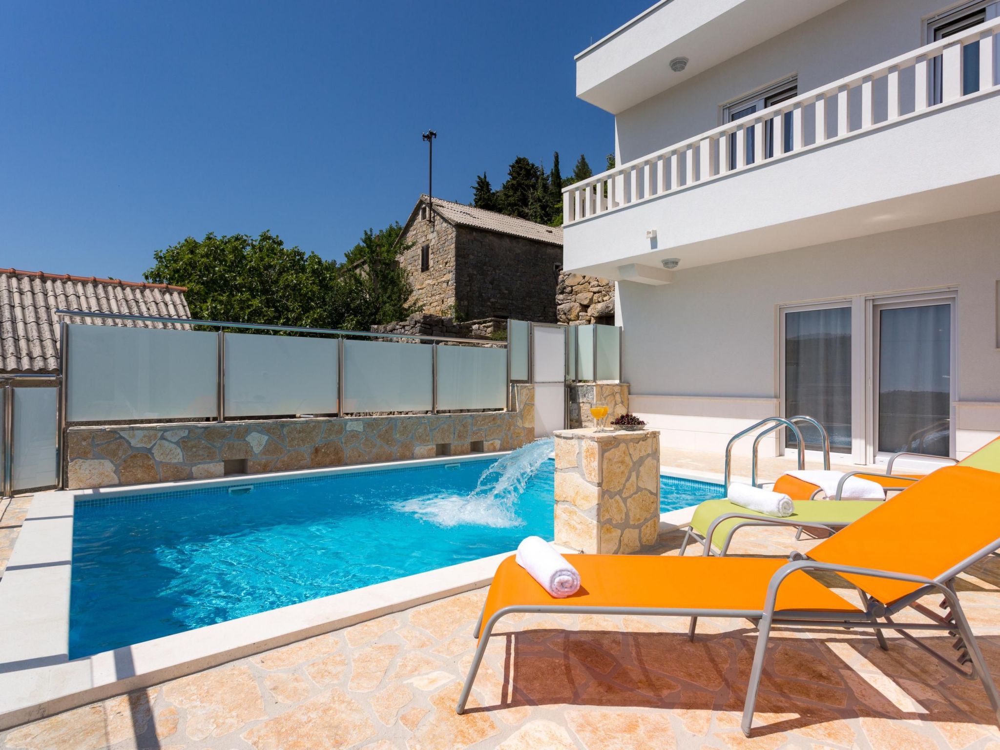 In Srinjine mit Privatem Pool-Image-tags.info