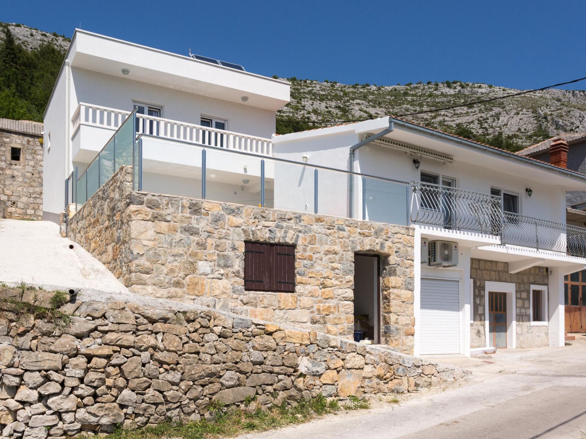 In Srinjine mit Privatem Pool-Image-tags.info